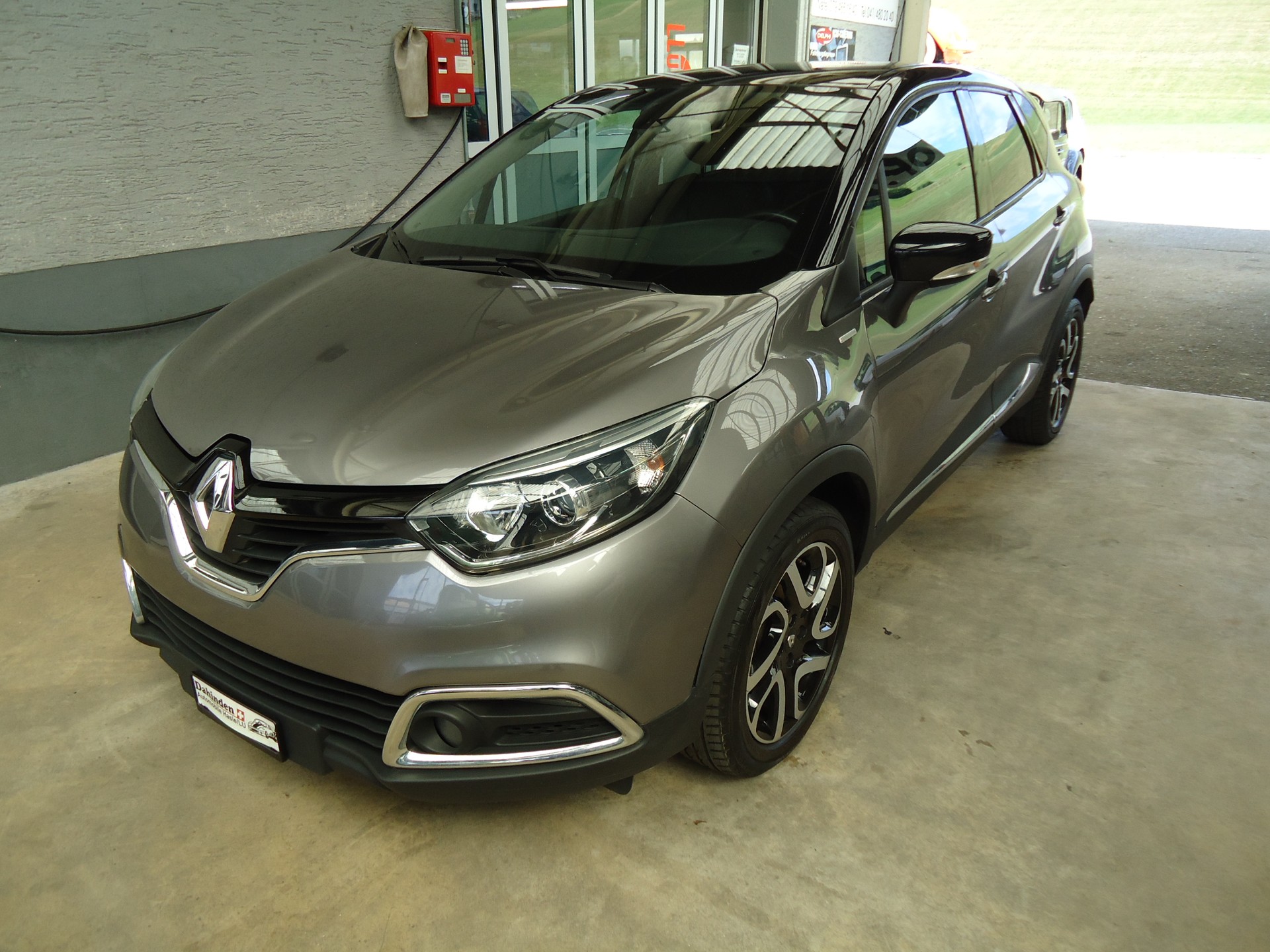 RENAULT Captur 1.2 T 16V Swiss Edition EDC-image-0