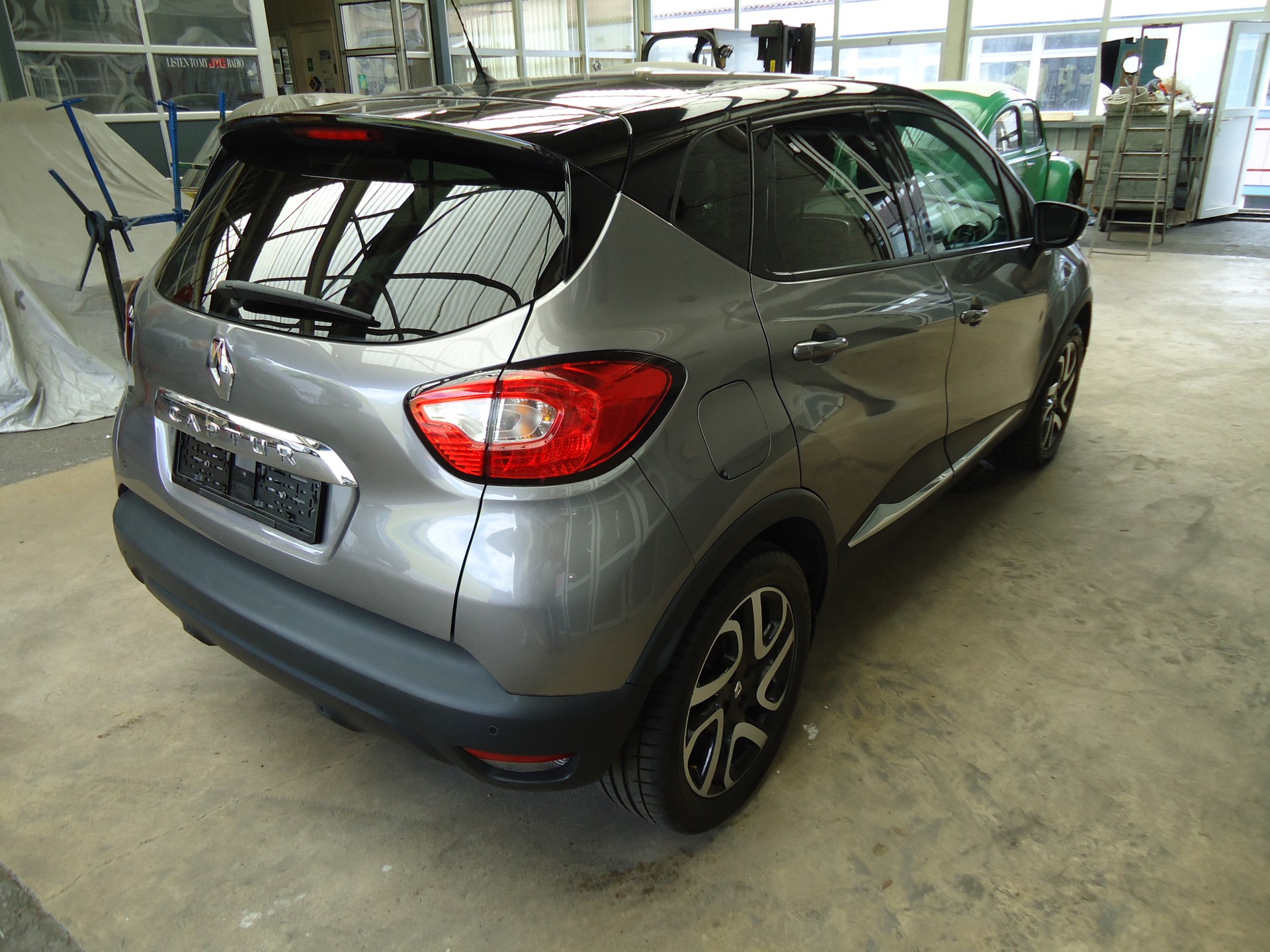 RENAULT Captur 1.2 T 16V Swiss Edition EDC-image-3