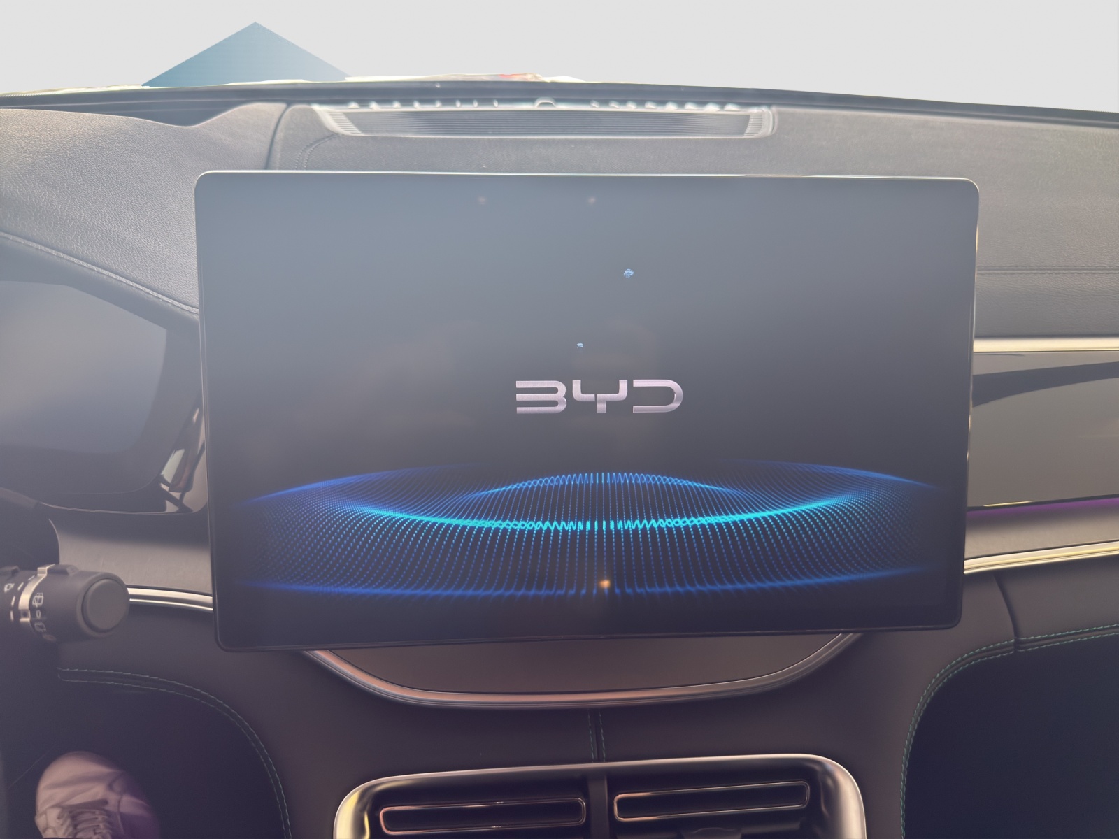 BYD Seal U DM-i Design AWD-image-10
