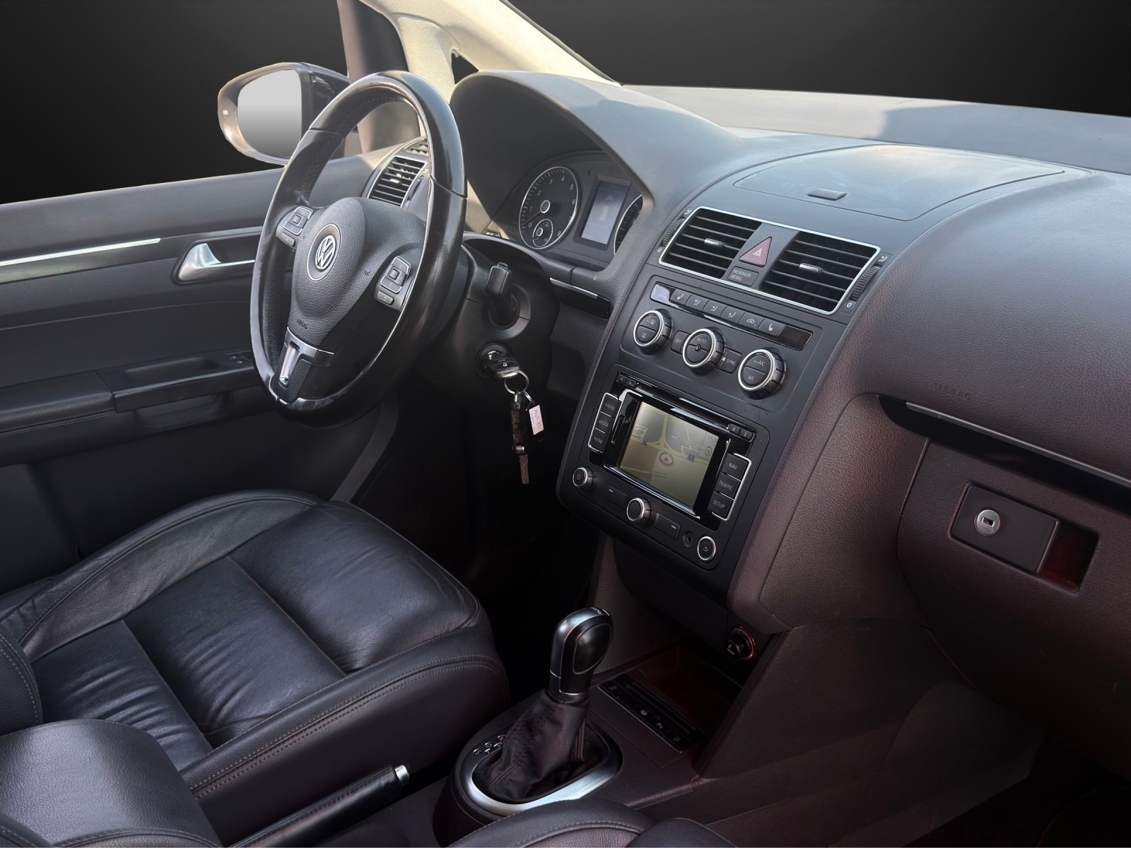 VW Touran 1.4 TSI Highline DSG * 7- Plätzer *-image-8