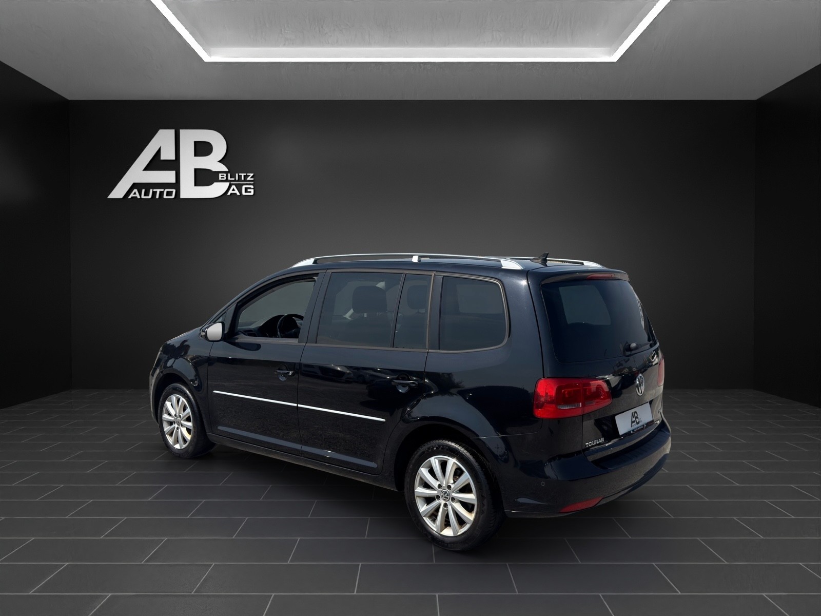 VW Touran 1.4 TSI Highline DSG * 7- Plätzer *-image-2