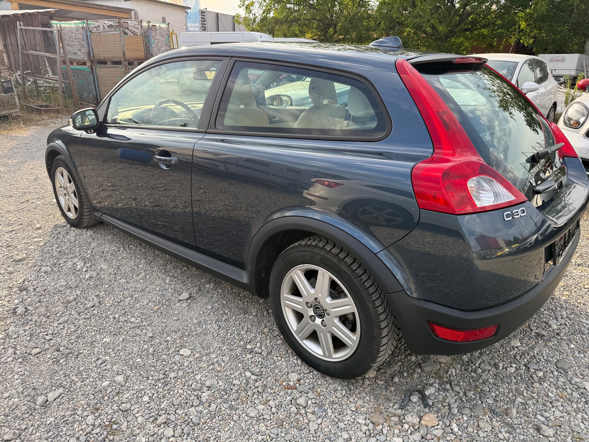 VOLVO C30 2.0D Momentum Powershift-image-2