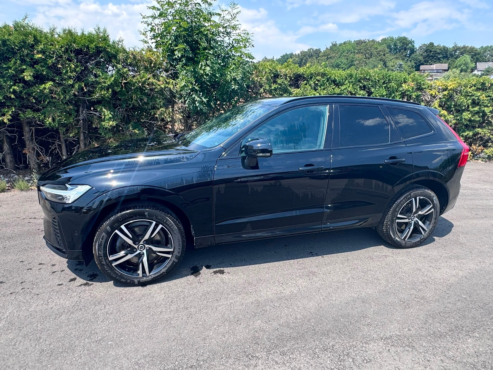 VOLVO XC60 B4 Diesel Mild Hybrid AWD R-Design Geartronic-image-3