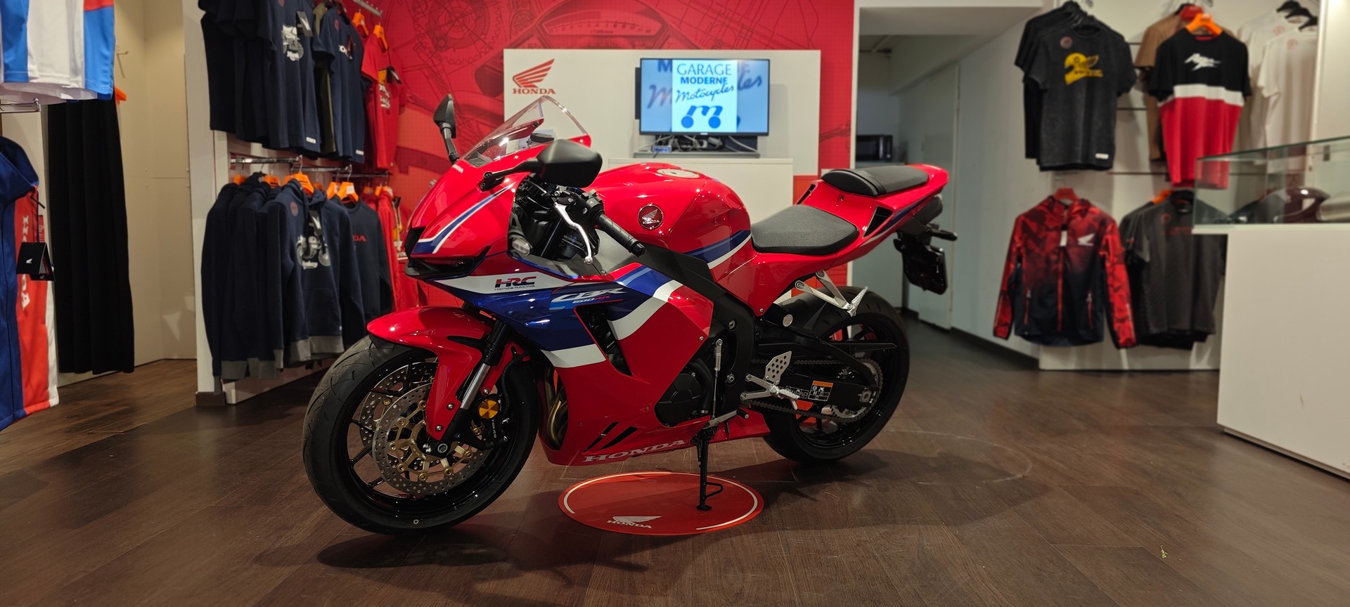HONDA CBR 600 RR-showroom-element-3