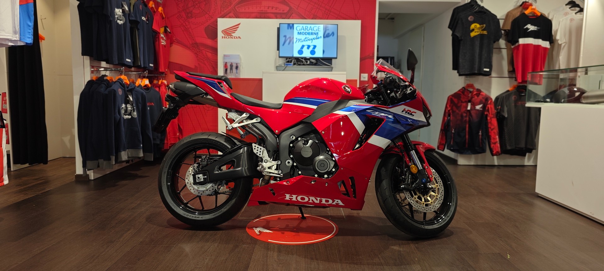 HONDA CBR 600 RR-showroom-element-1
