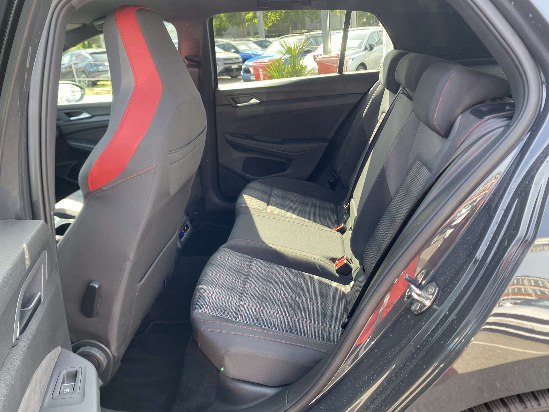 VW Golf 2.0 TSi GTi DSG-Automat 245PS-image-4