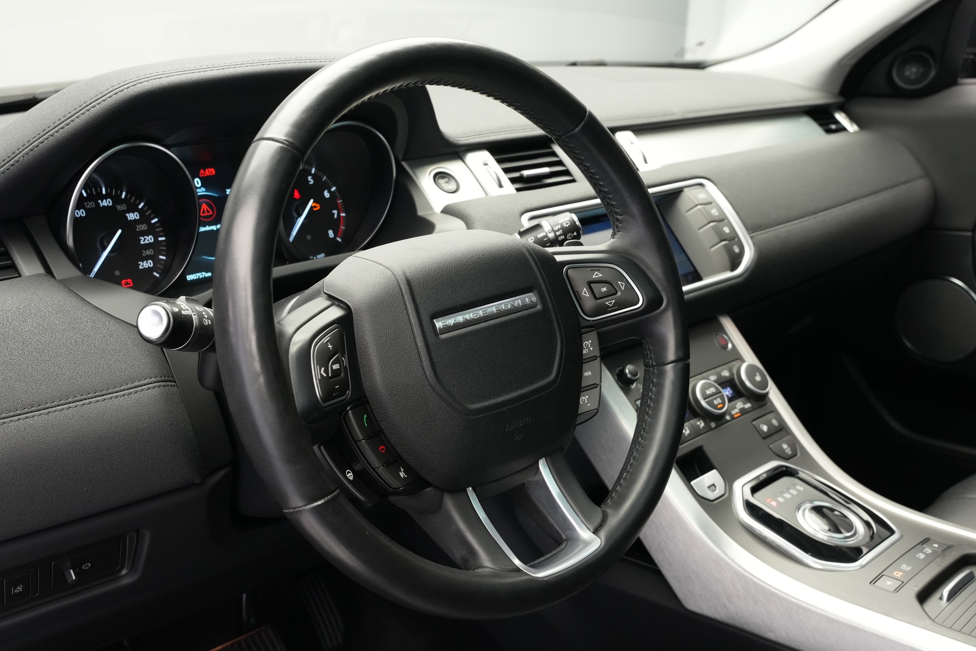 LAND ROVER Range Rover Evoque 2.0 Si4 HSE Dynamic AT9-image-18