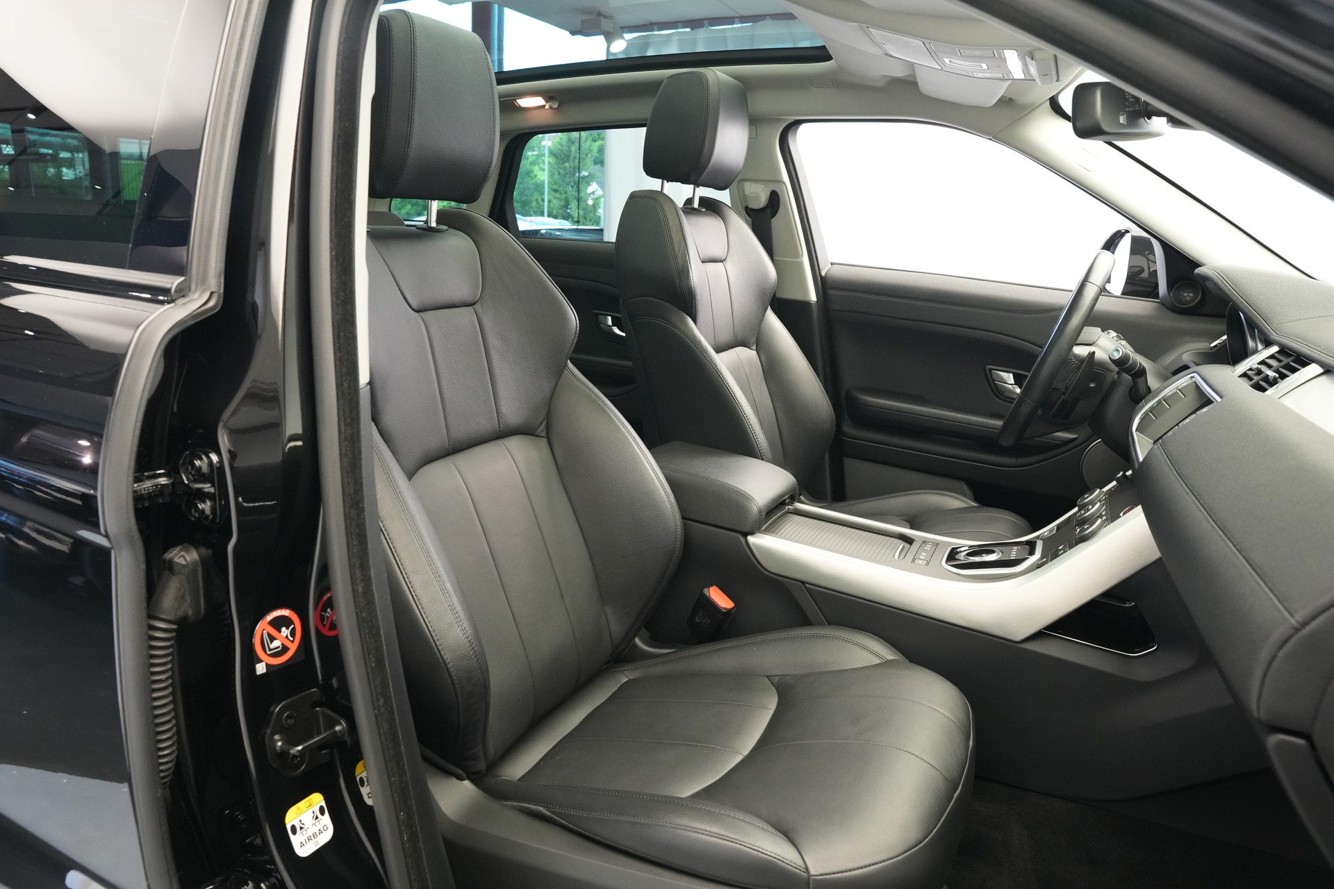 LAND ROVER Range Rover Evoque 2.0 Si4 HSE Dynamic AT9-image-13