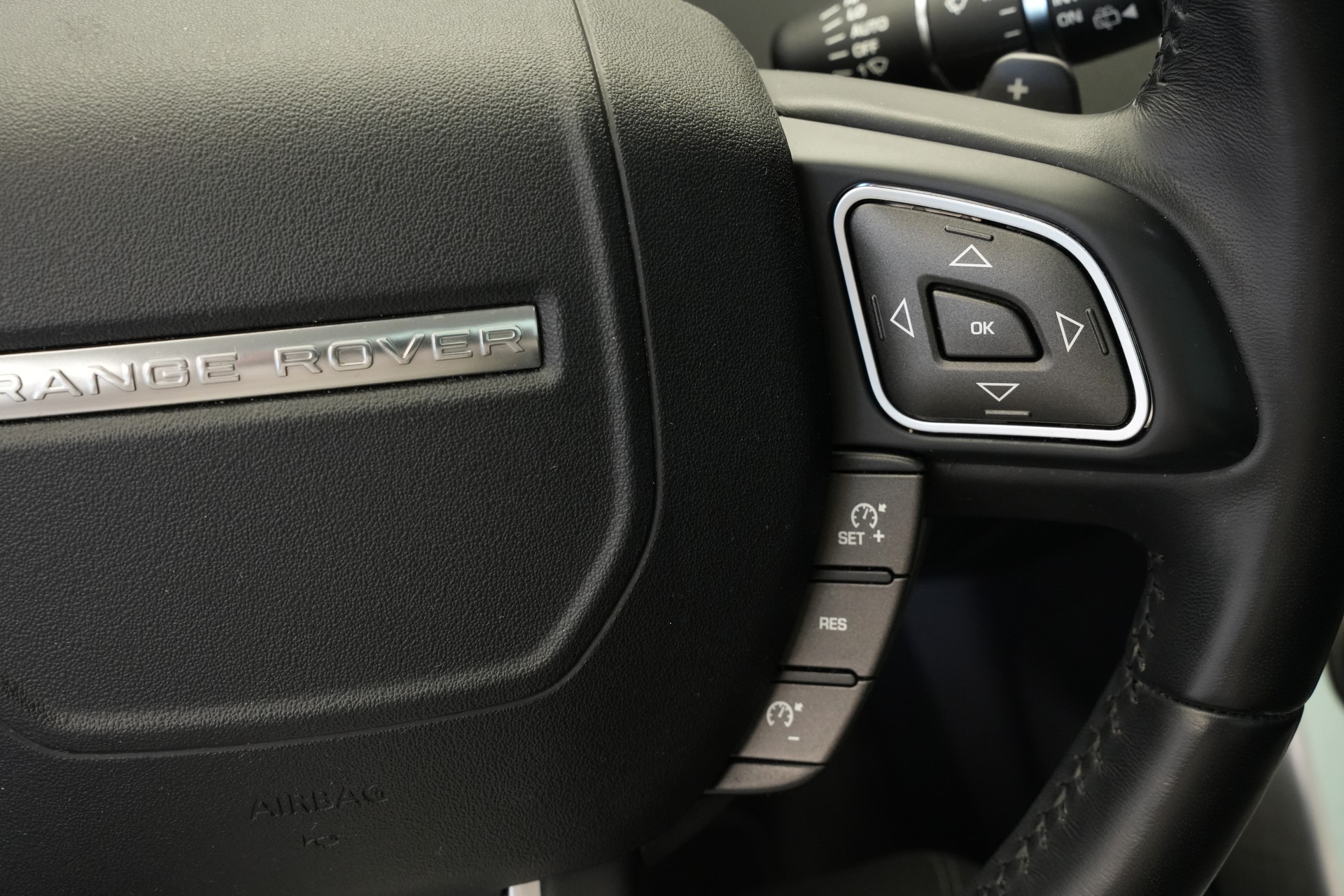 LAND ROVER Range Rover Evoque 2.0 Si4 HSE Dynamic AT9-image-22