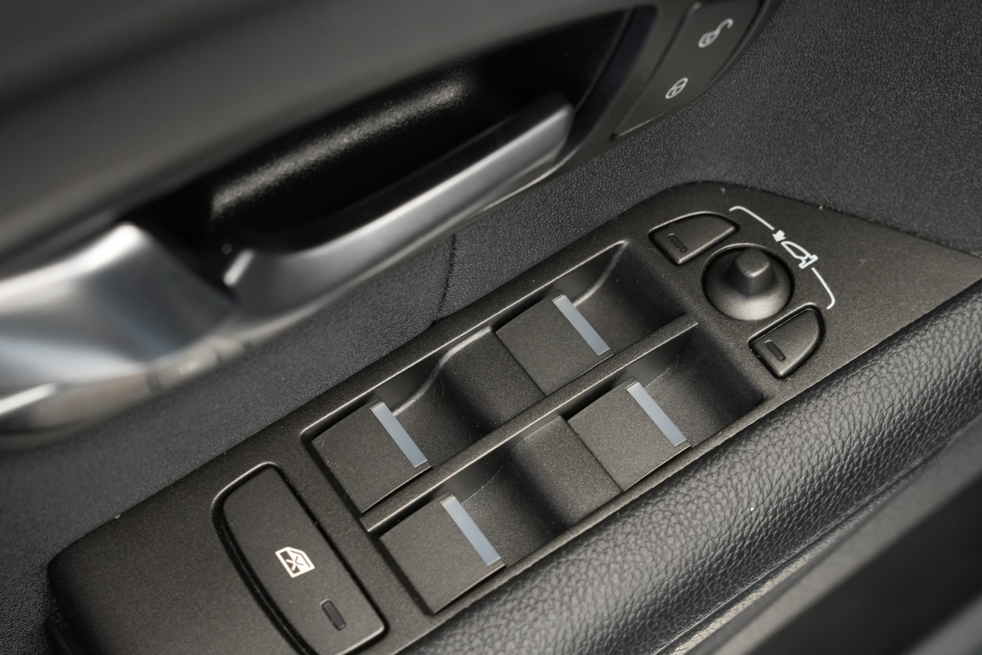 LAND ROVER Range Rover Evoque 2.0 Si4 HSE Dynamic AT9-image-20