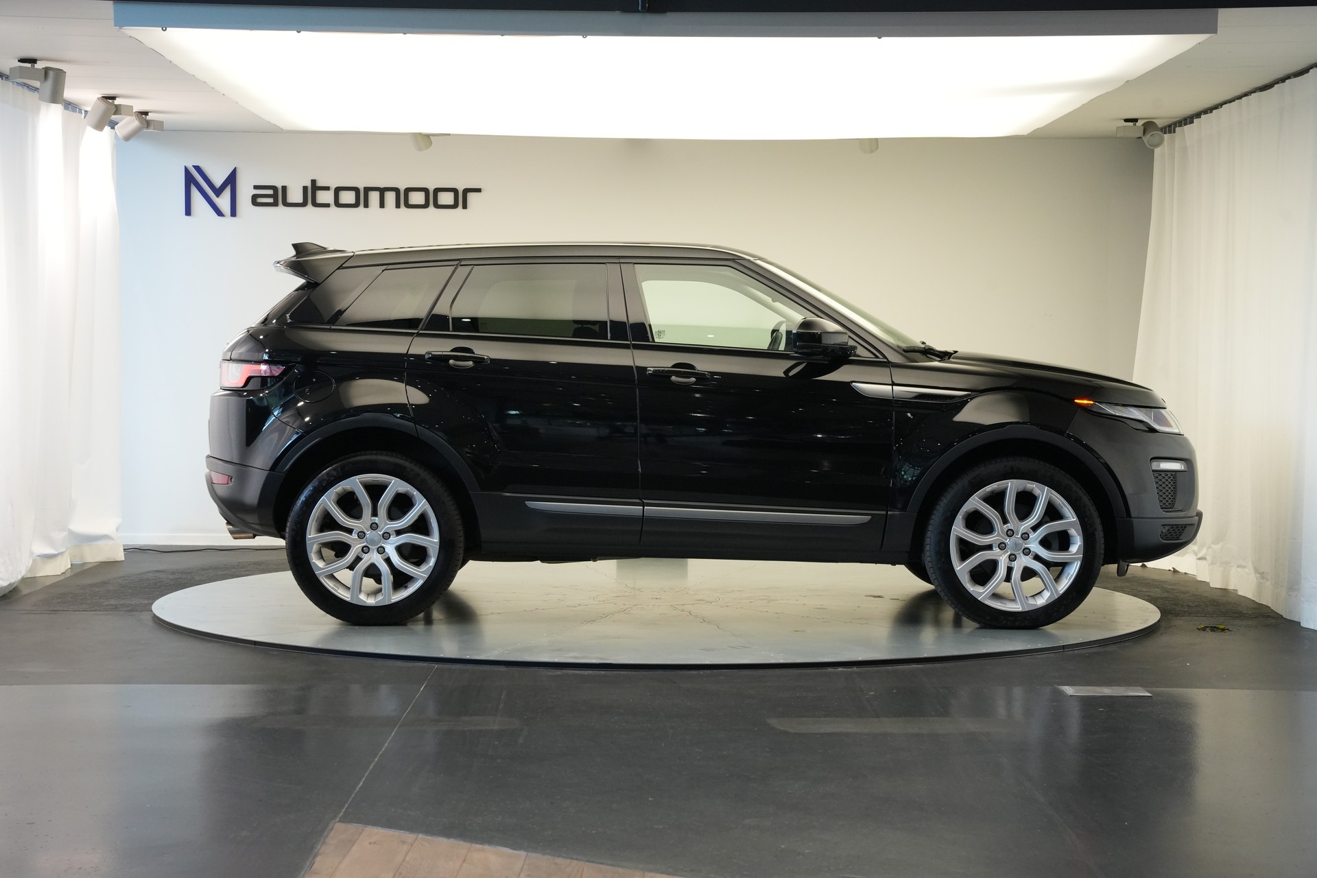 LAND ROVER Range Rover Evoque 2.0 Si4 HSE Dynamic AT9-showroom-element-3