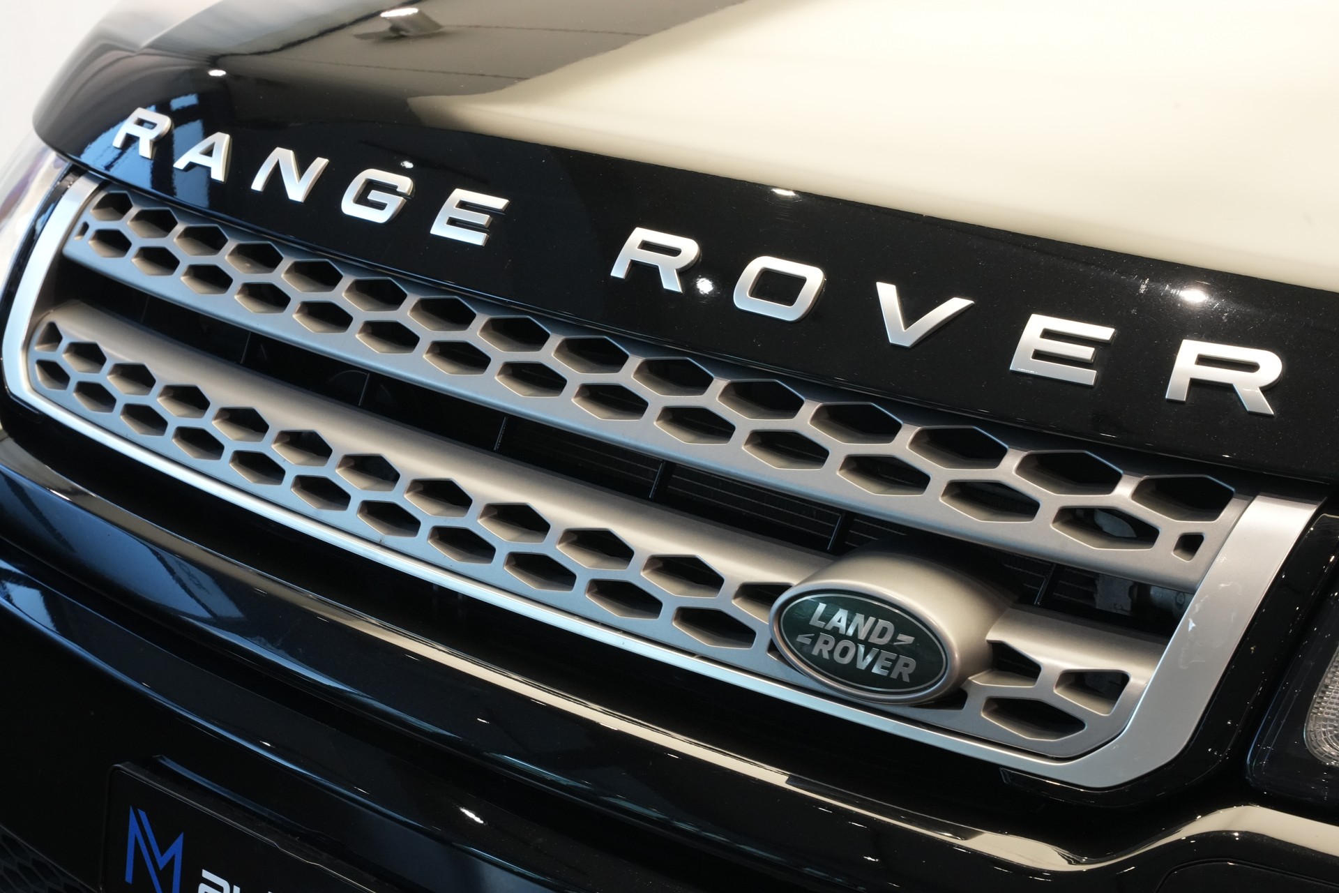 LAND ROVER Range Rover Evoque 2.0 Si4 HSE Dynamic AT9-image-33