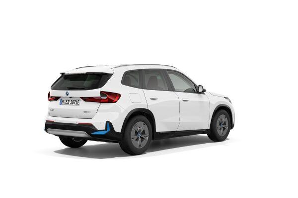 BMW iX1 30 xDrive-image-2