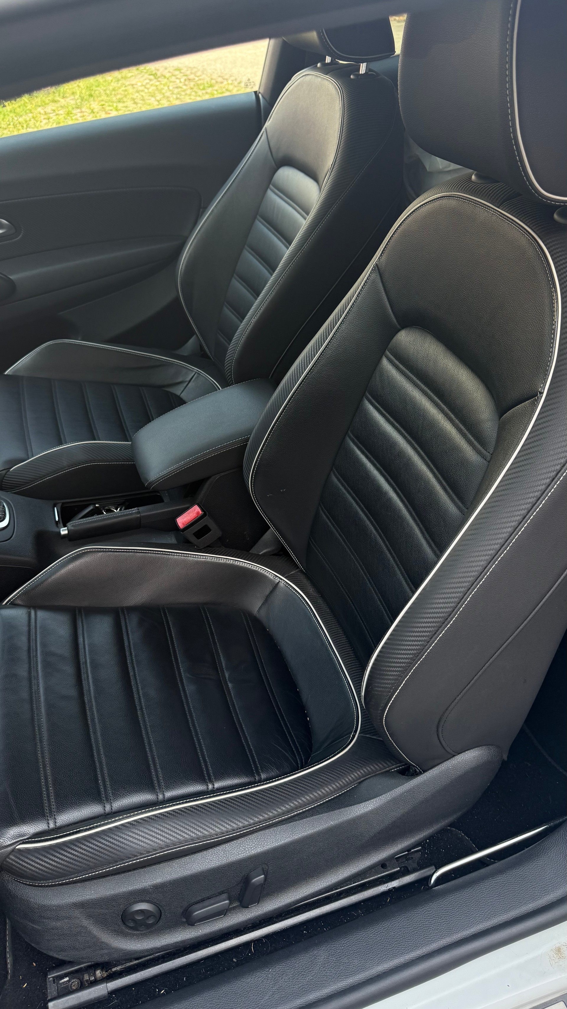 VW Scirocco 2.0 TSI Club DSG R-LINE-image-10