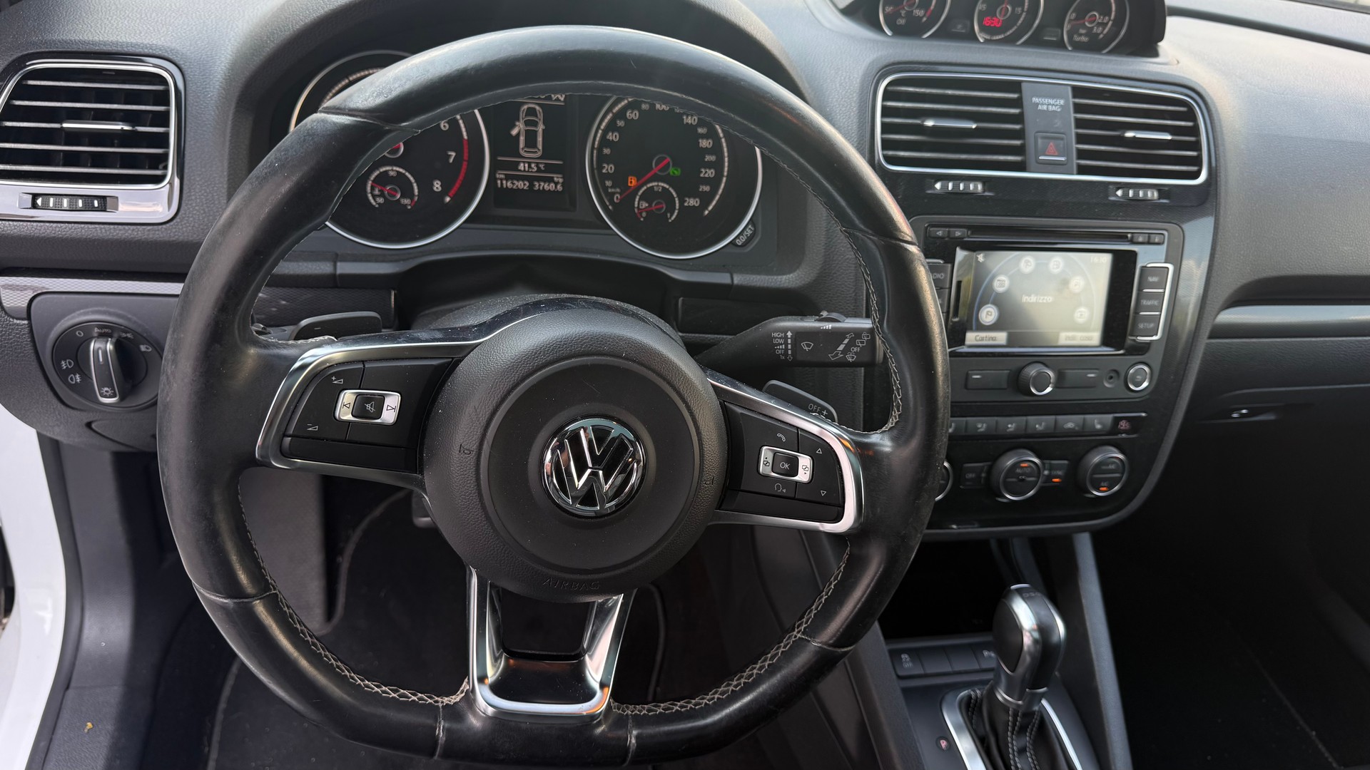 VW Scirocco 2.0 TSI Club DSG R-LINE-image-11