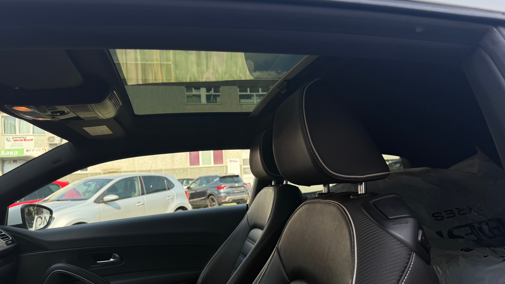 VW Scirocco 2.0 TSI Club DSG R-LINE-image-9