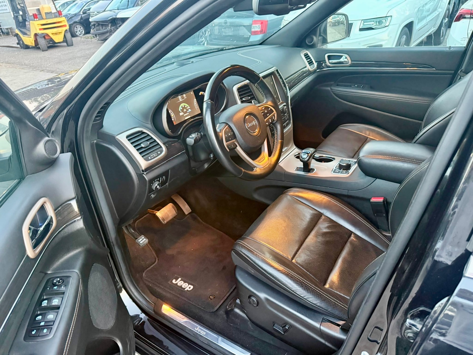 JEEP Grand Cherokee 3.0 CRD Overland Automatic-image-12