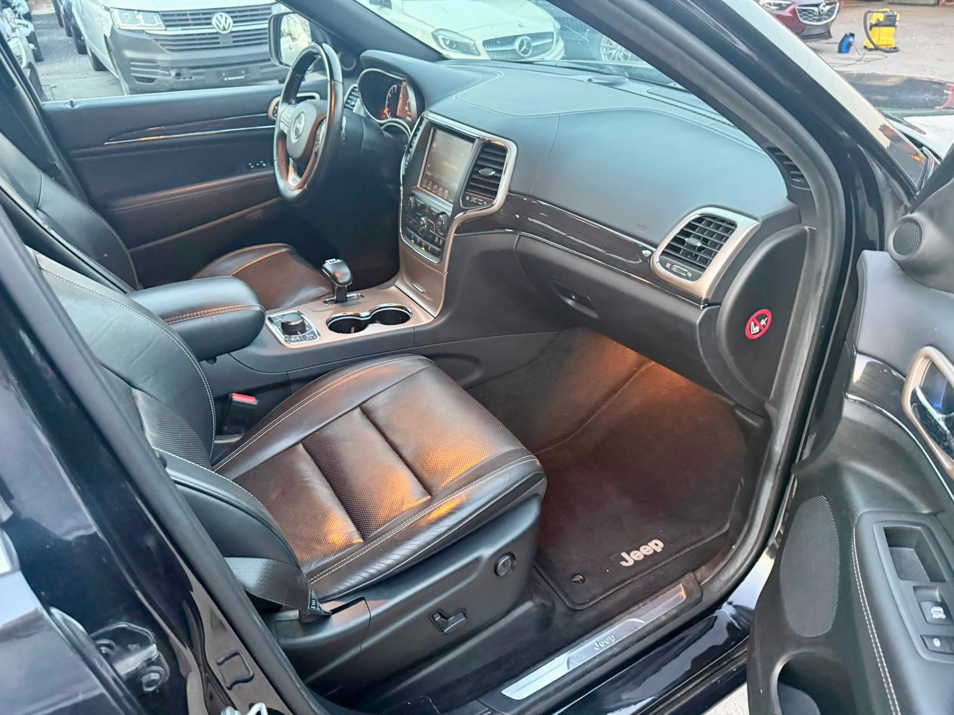 JEEP Grand Cherokee 3.0 CRD Overland Automatic-image-11