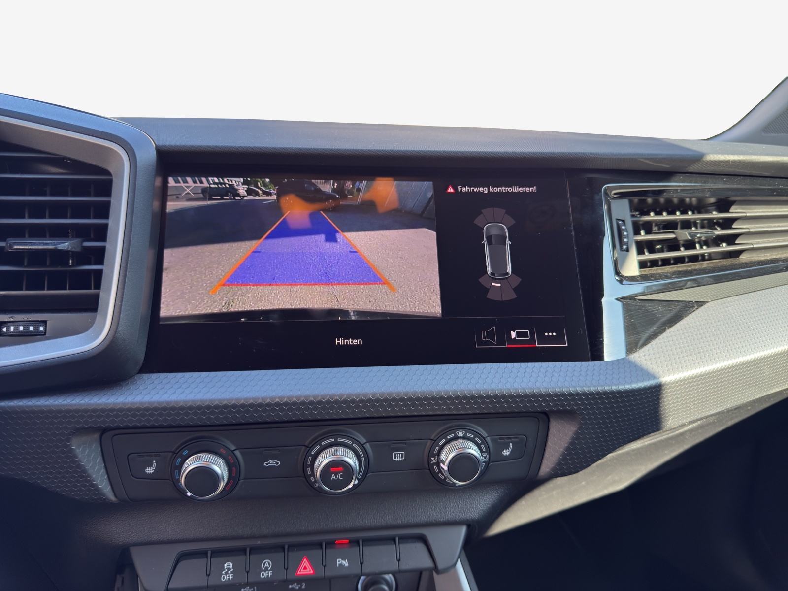AUDI A1 Sportback 30 TFSI Attraction S-tronic-image-15