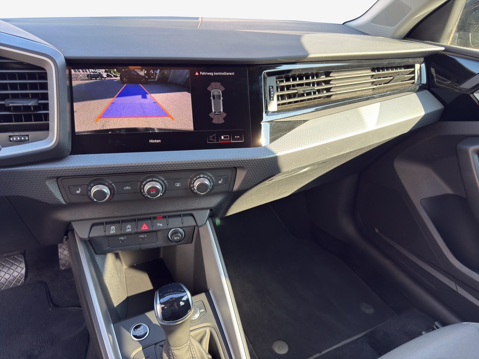 AUDI A1 Sportback 30 TFSI Attraction S-tronic-image-10