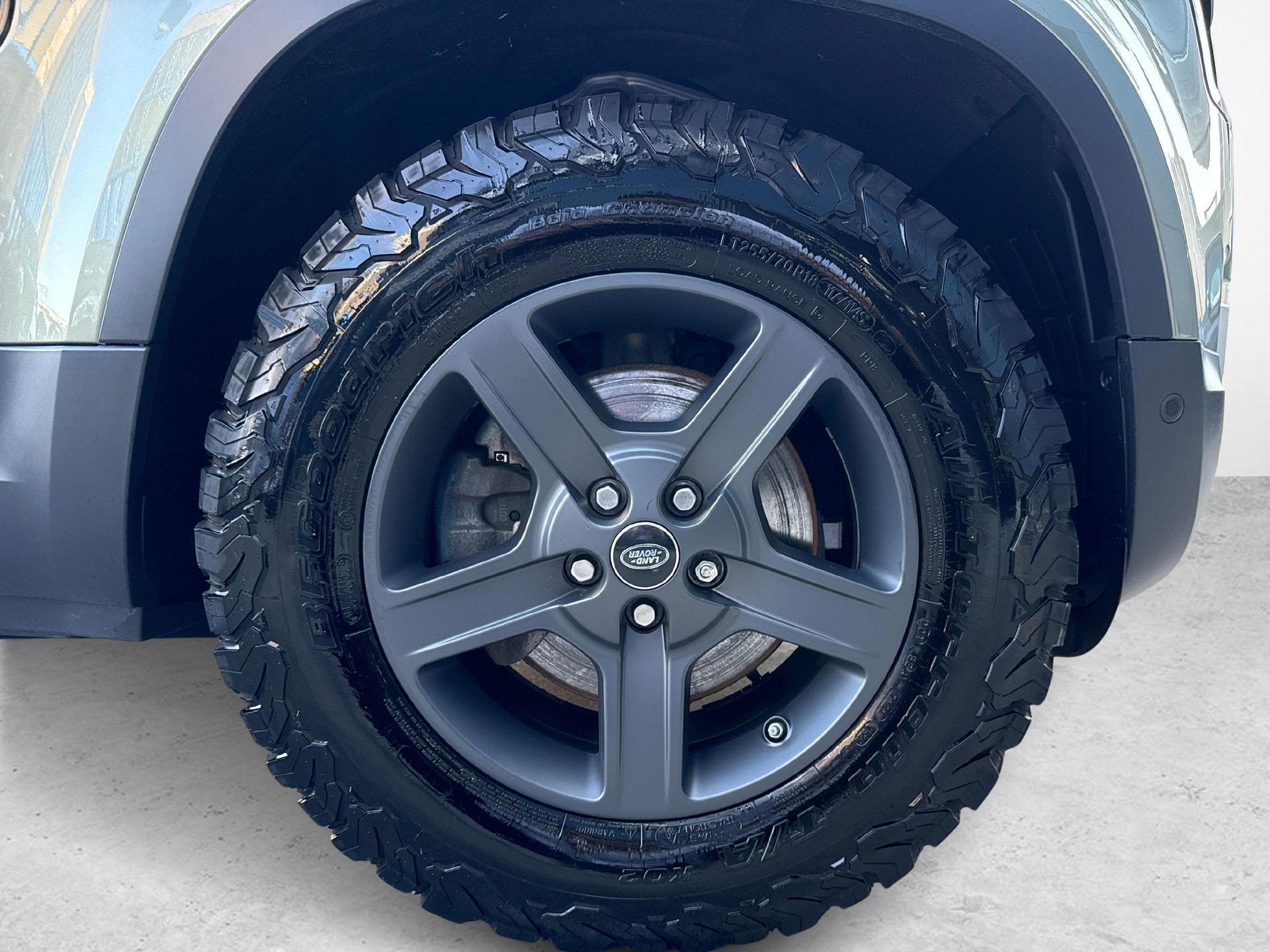 LAND ROVER Defender 110 2.0 SD4-image-17