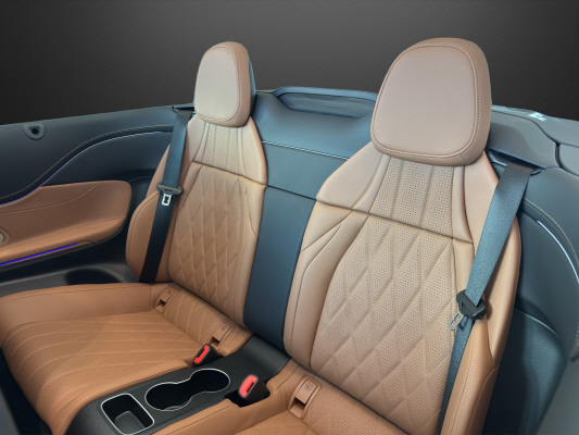 MERCEDES-BENZ CLE AMG 53 Cabrio 4Matic+-image-9