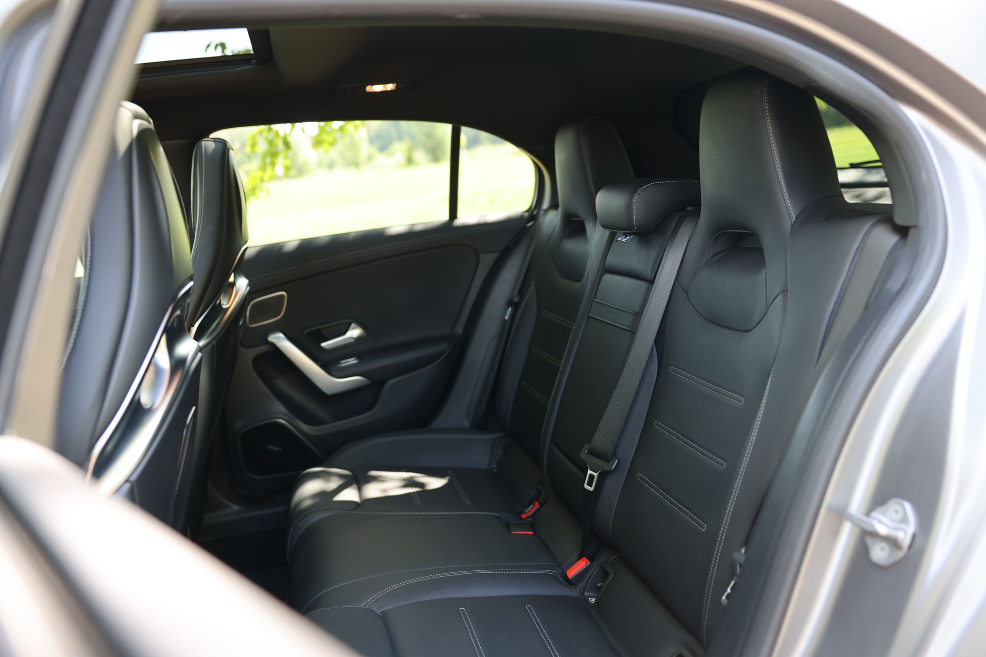MERCEDES-BENZ A 45 S AMG 4Matic+ Speedshift *CH-Fahrzeug*-image-13