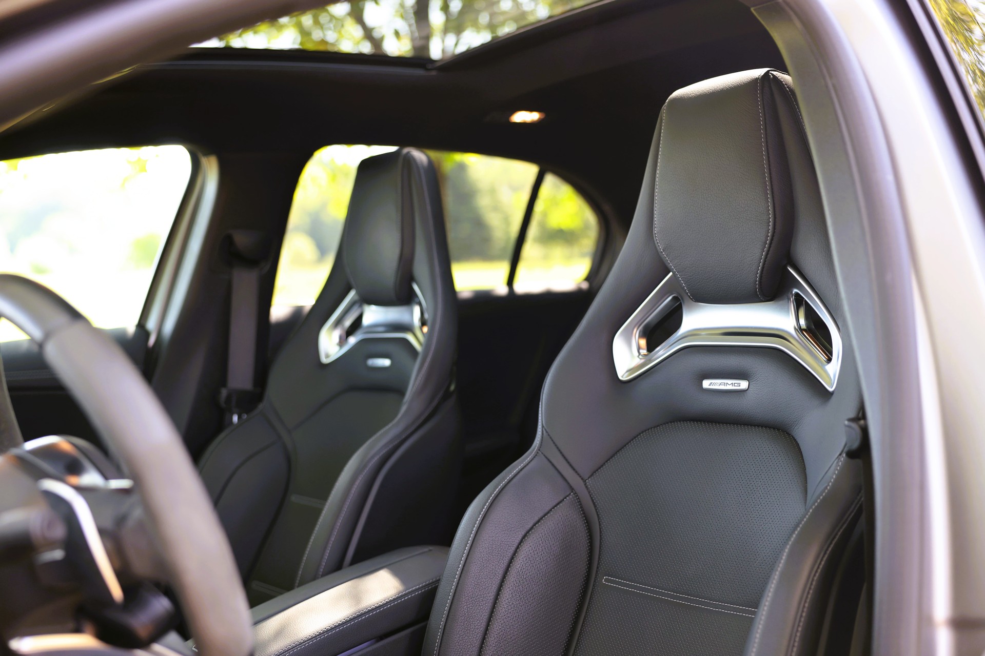 MERCEDES-BENZ A 45 S AMG 4Matic+ Speedshift *CH-Fahrzeug*-image-11