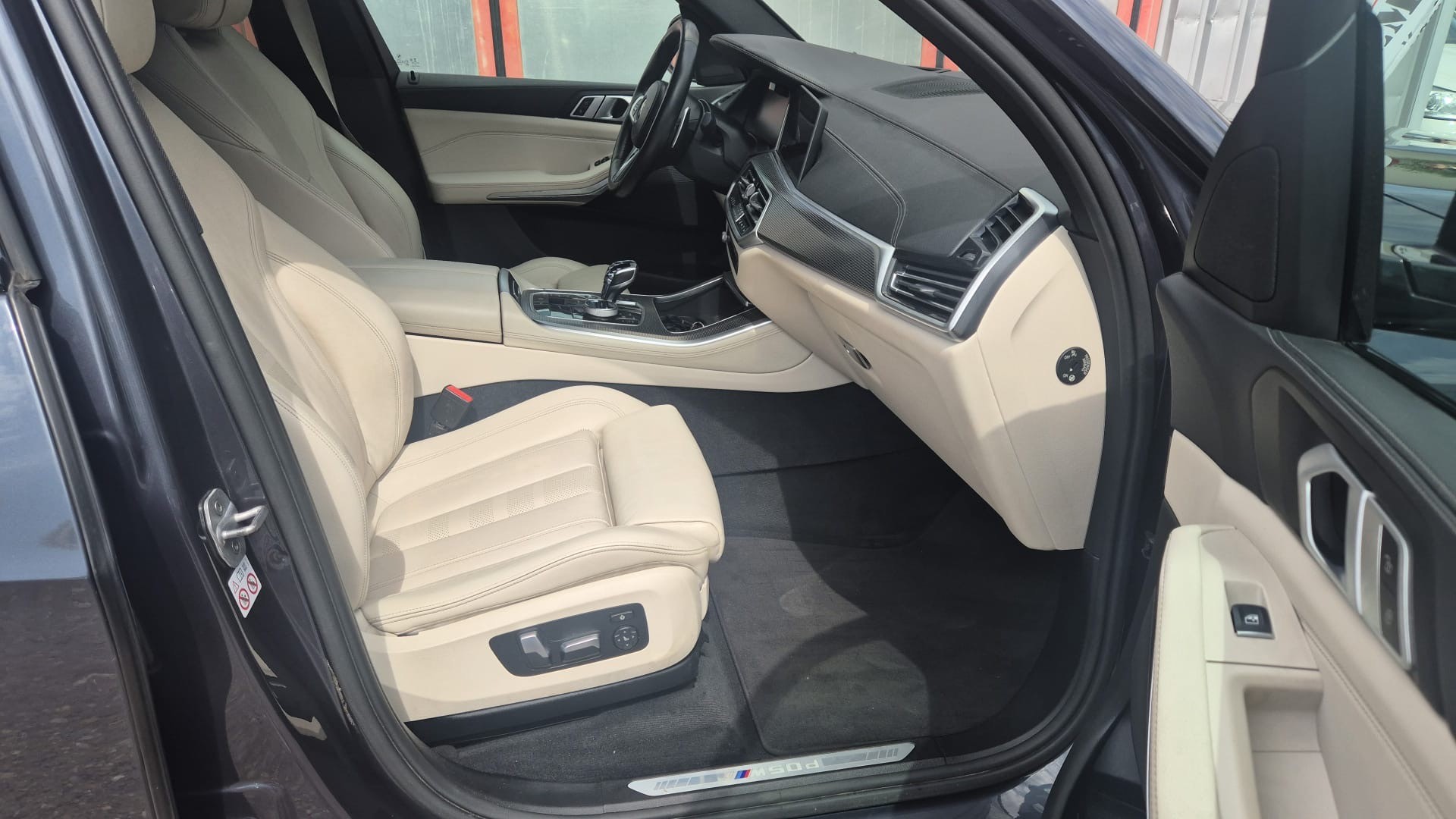 BMW X5 xDrive M50d Steptronic-image-11