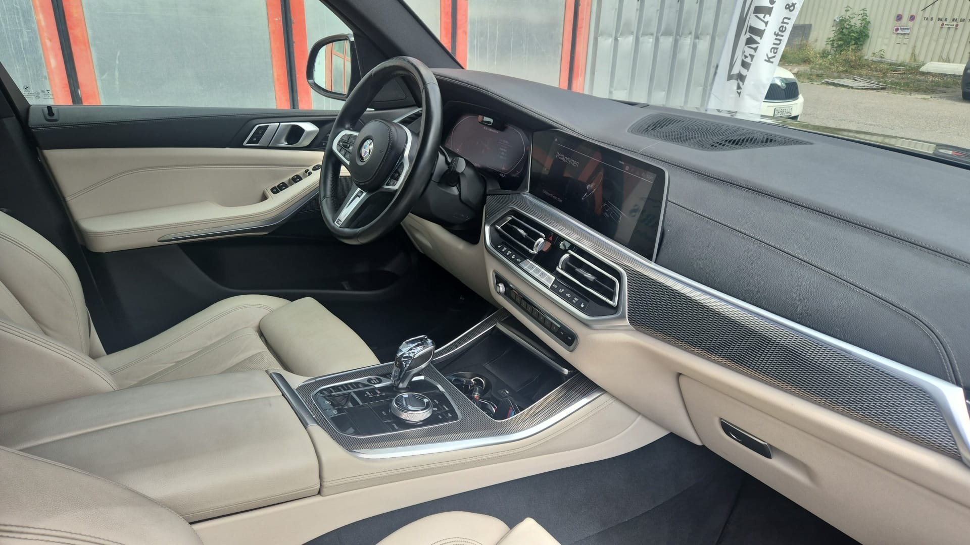 BMW X5 xDrive M50d Steptronic-image-12
