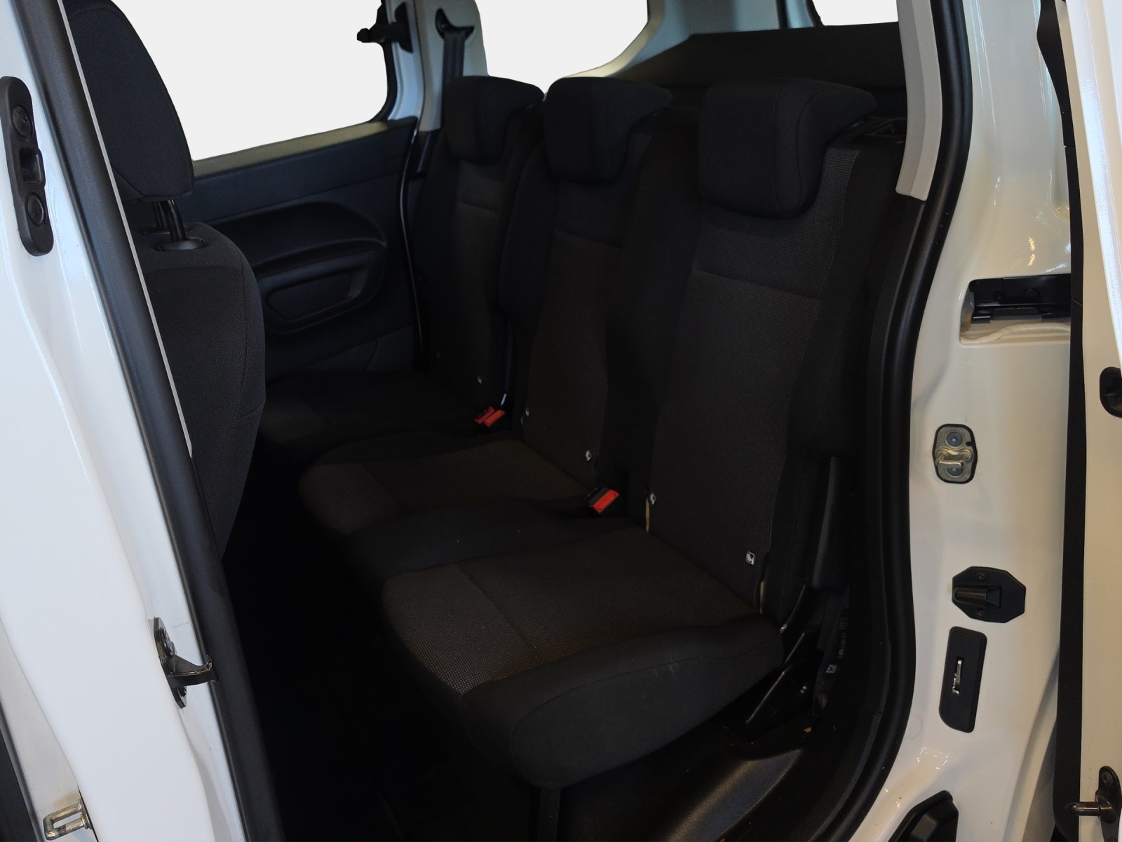 OPEL Combo-e Life 50kWH/136-image-10