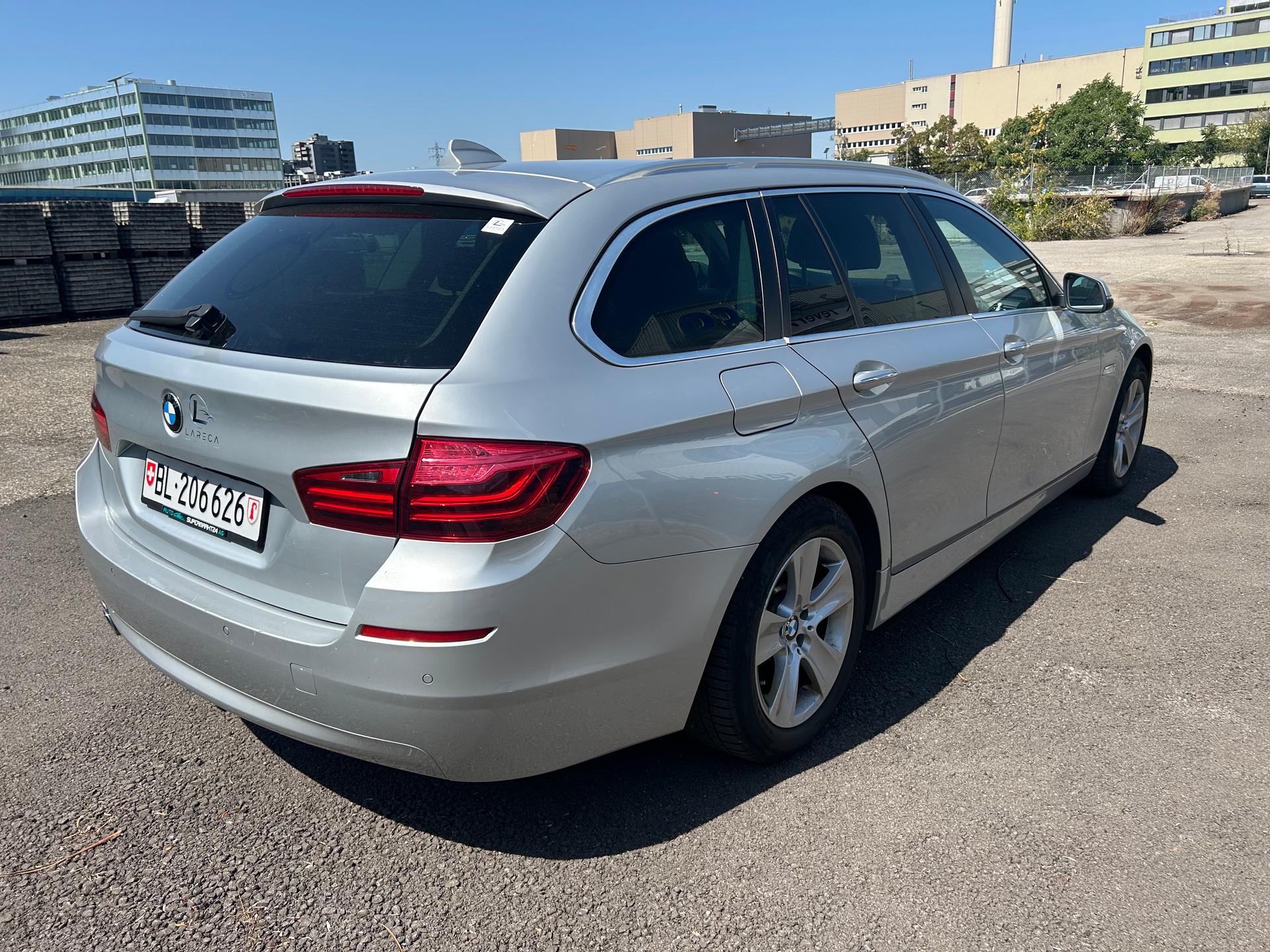BMW 525d Touring xDrive Steptronic-image-4