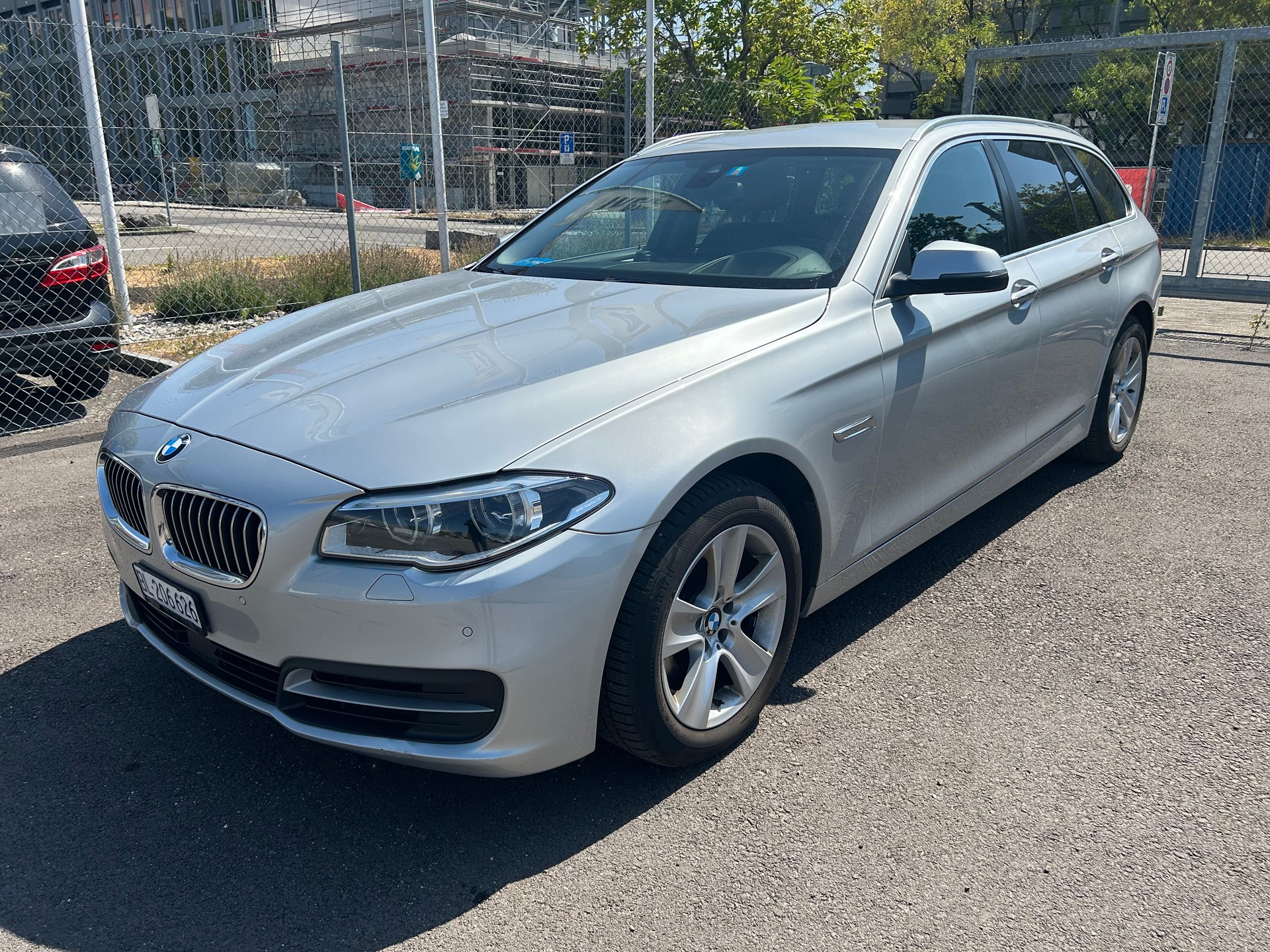 BMW 525d Touring xDrive Steptronic-image-0