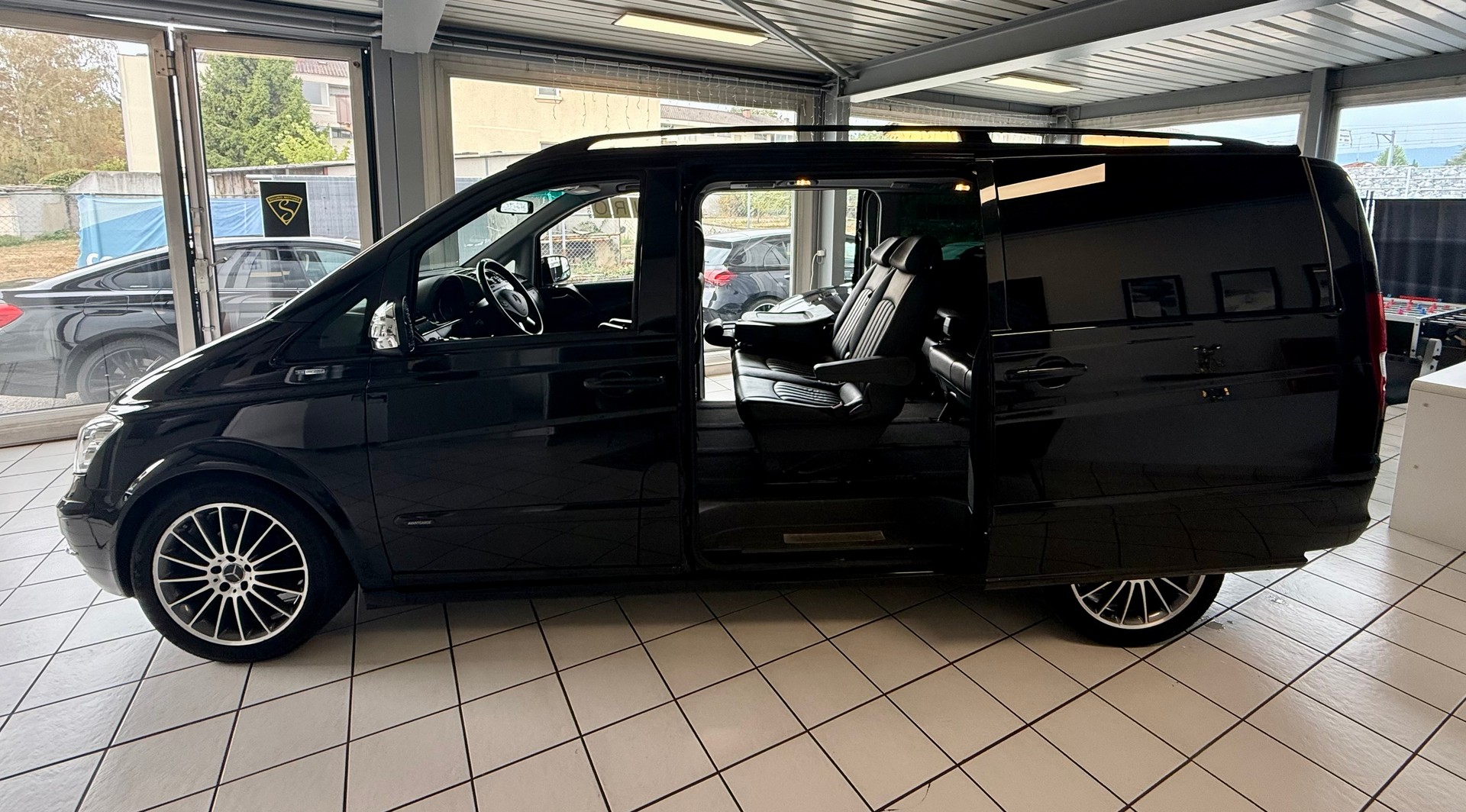 MERCEDES-BENZ Viano 3.0 CDI Blue Efficiency Avantgarde L A-image-5