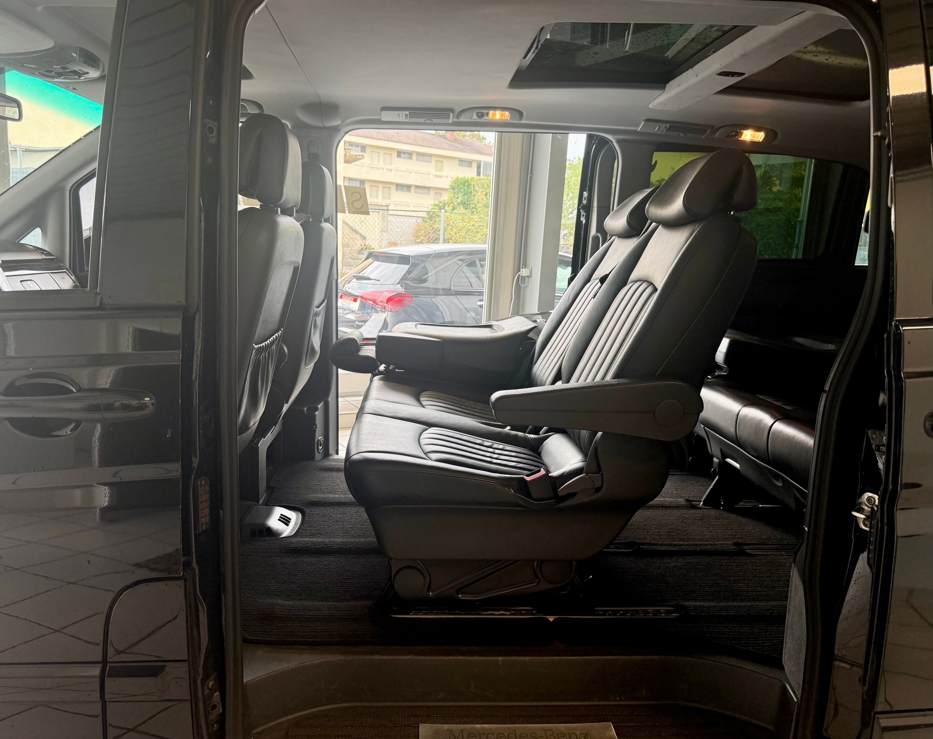 MERCEDES-BENZ Viano 3.0 CDI Blue Efficiency Avantgarde L A-image-16