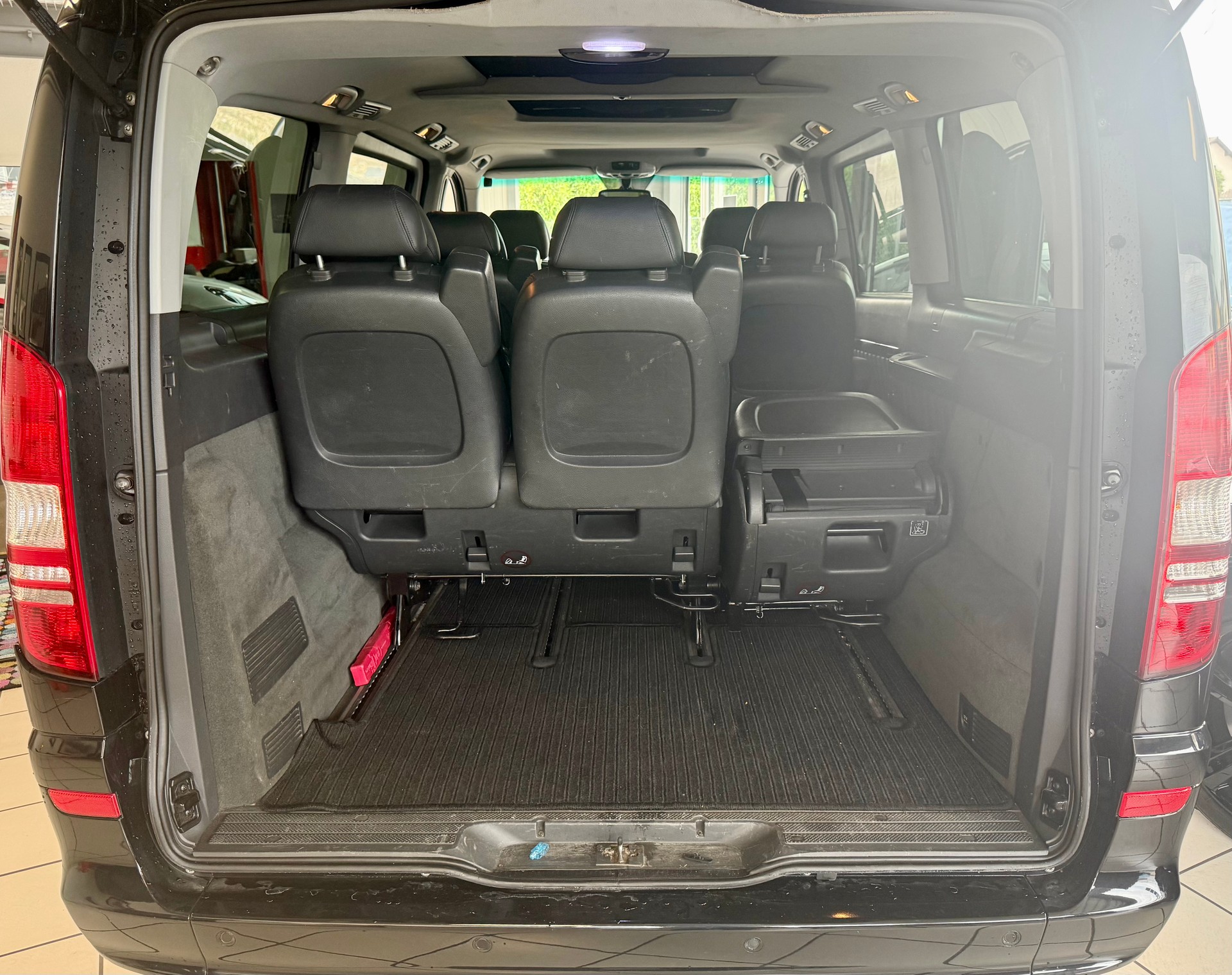 MERCEDES-BENZ Viano 3.0 CDI Blue Efficiency Avantgarde L A-image-18