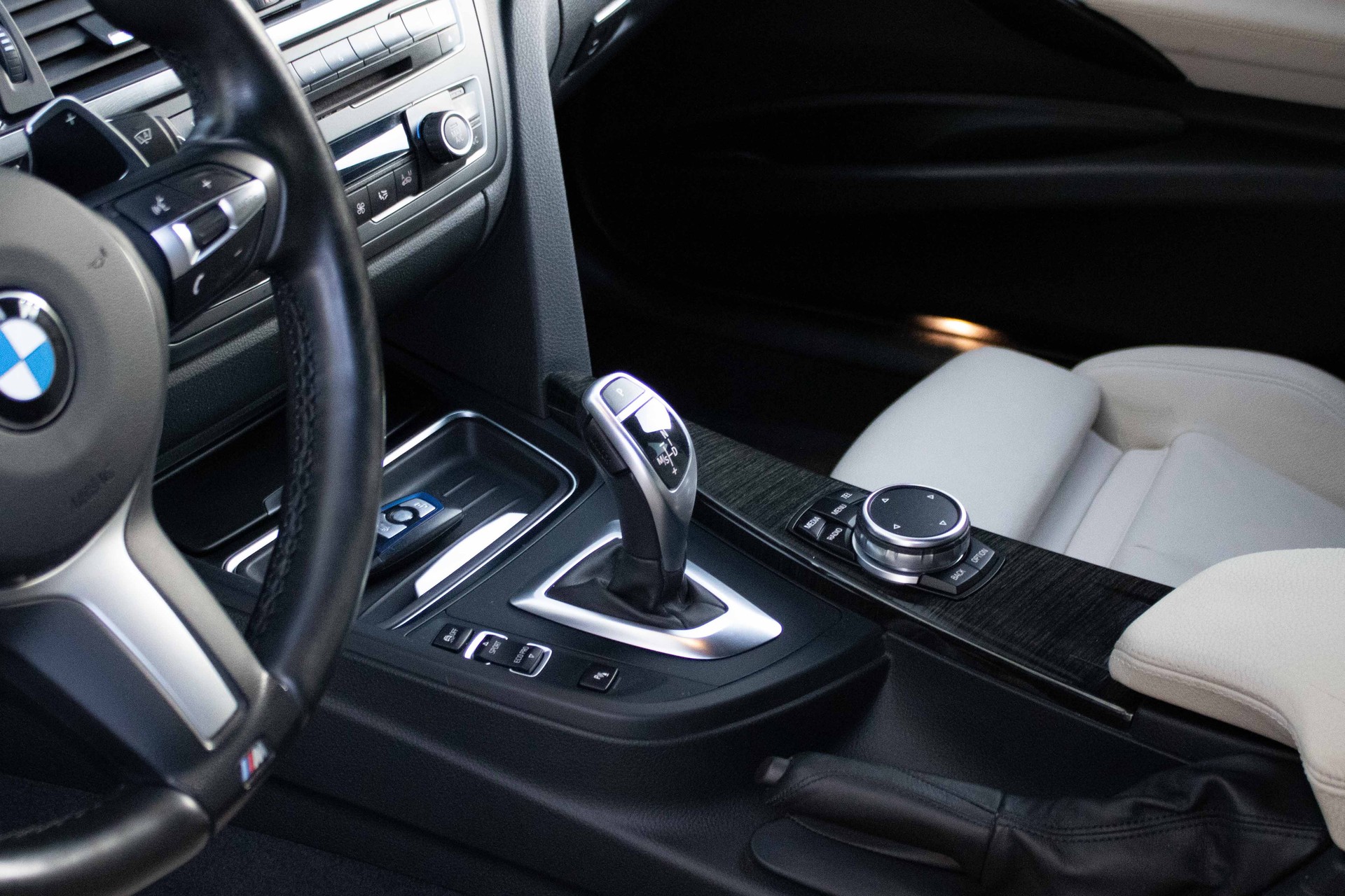 BMW 325d Touring M Sport Line Steptronic-image-8