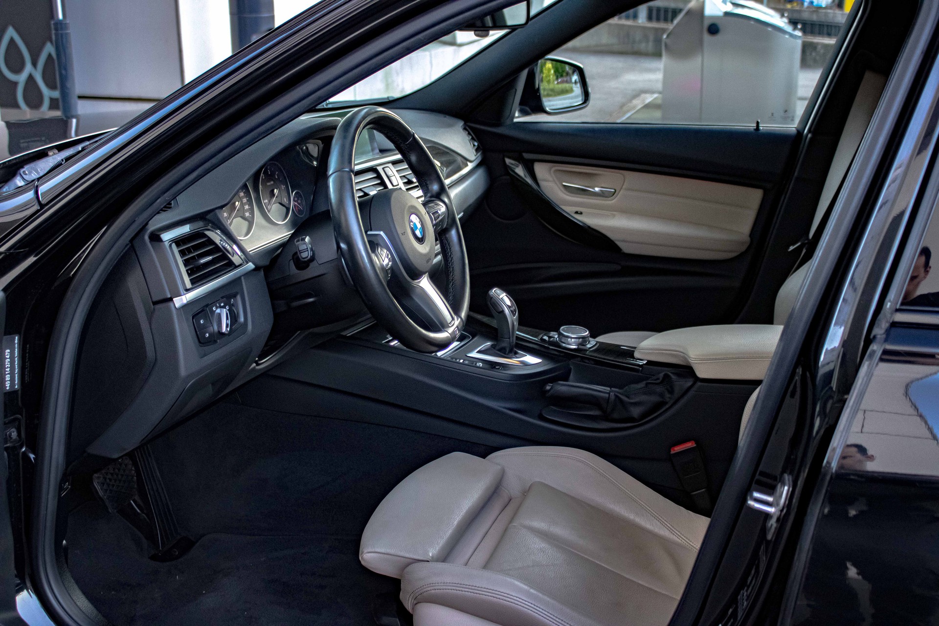 BMW 325d Touring M Sport Line Steptronic-image-7