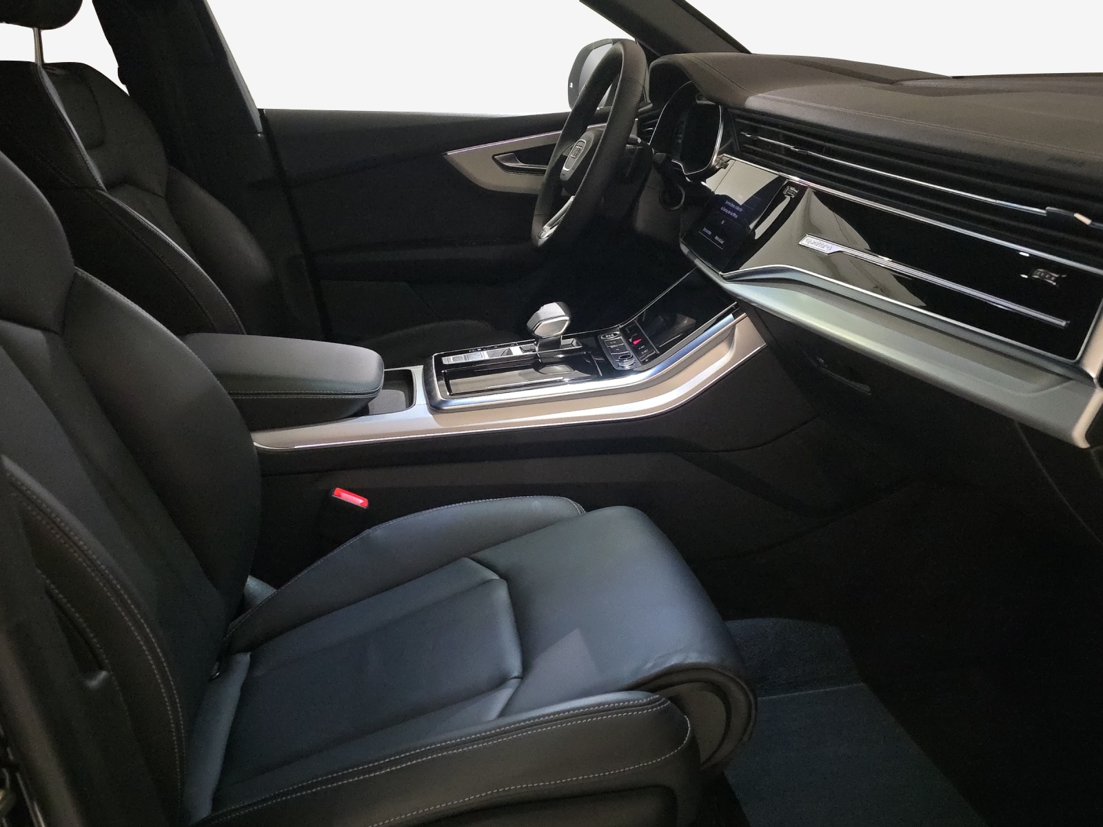 AUDI Q8 SUV TFSI e quattro 290 kW Attraction tiptronic-image-14