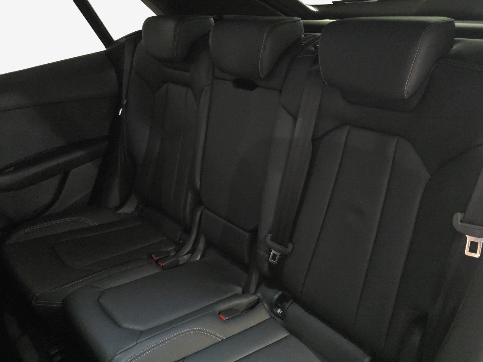 AUDI Q8 SUV TFSI e quattro 290 kW Attraction tiptronic-image-11