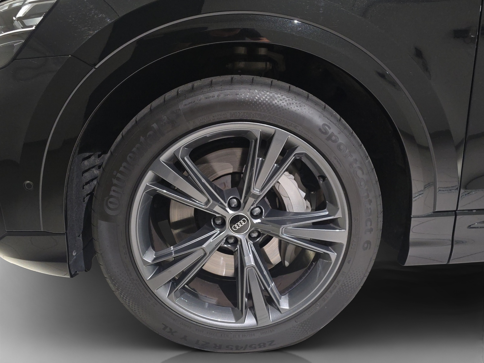 AUDI Q8 SUV TFSI e quattro 290 kW Attraction tiptronic-image-15