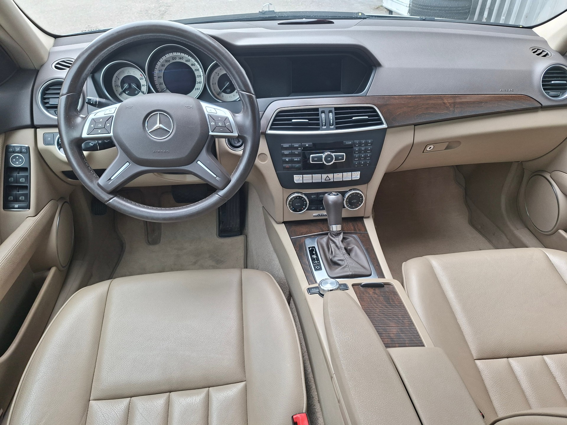 MERCEDES-BENZ C 250 CDI Elégance 4Matic 7G-Tronic-image-8
