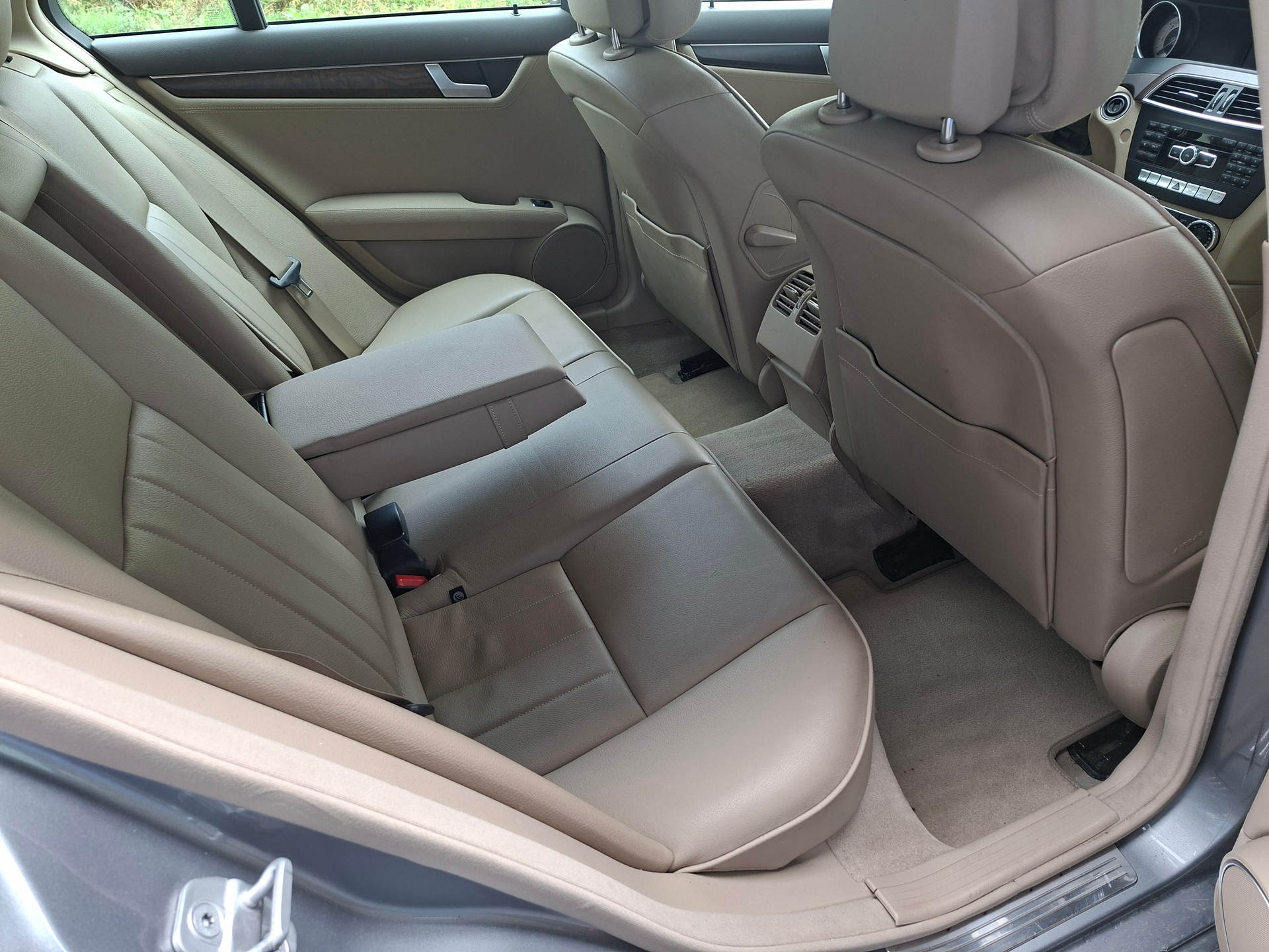 MERCEDES-BENZ C 250 CDI Elégance 4Matic 7G-Tronic-image-10
