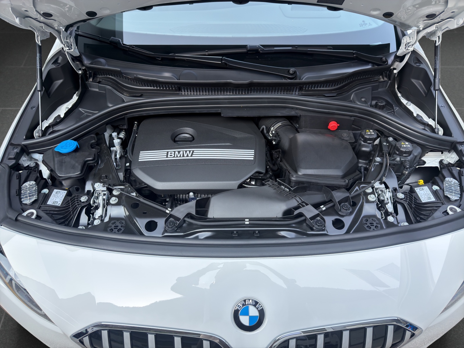 BMW 220i Active Tourer M Sport DKG-image-17