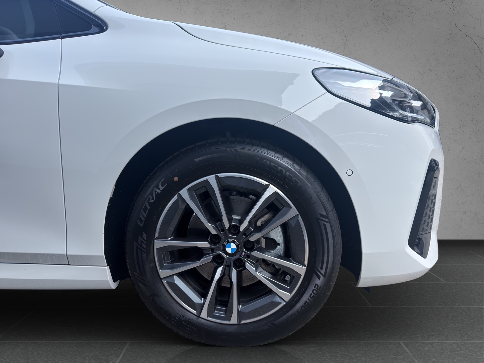 BMW 220i Active Tourer M Sport DKG-image-8