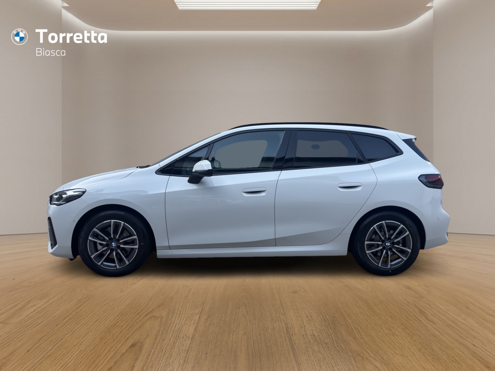 BMW 220i Active Tourer M Sport DKG-showroom-element-1