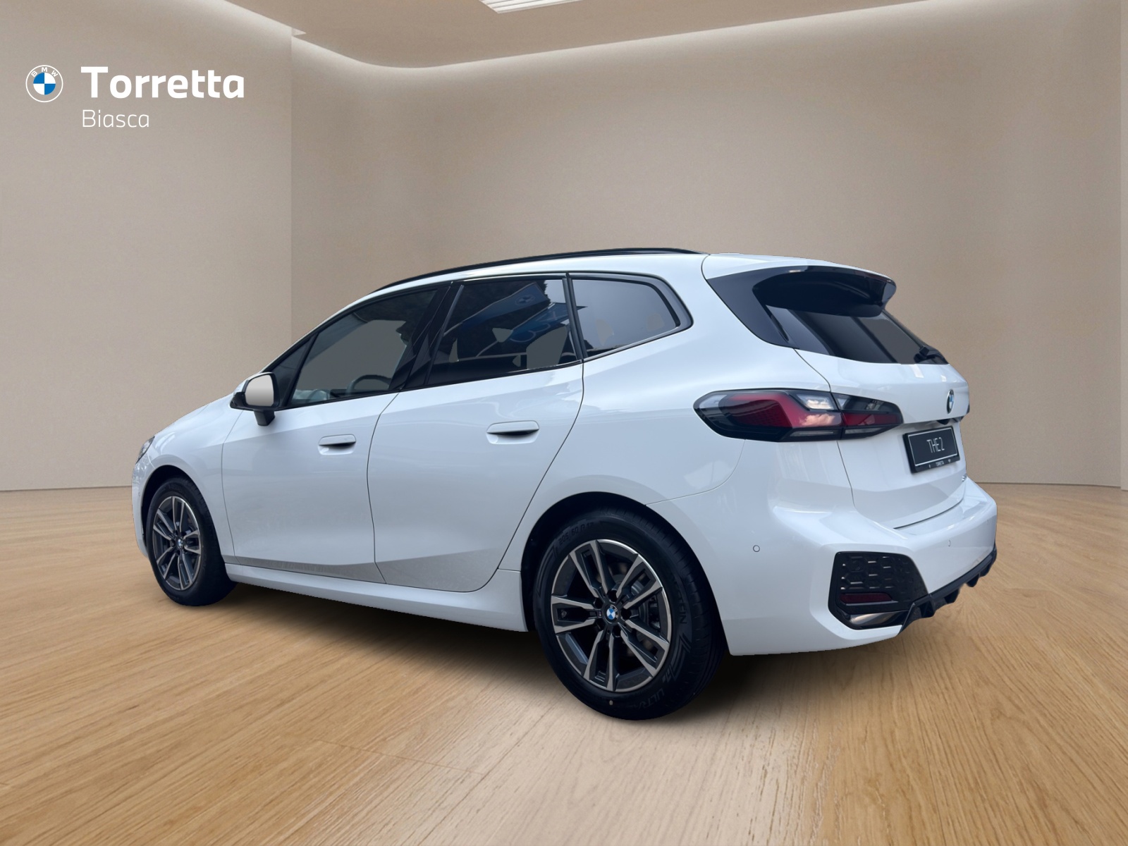 BMW 220i Active Tourer M Sport DKG-showroom-element-2