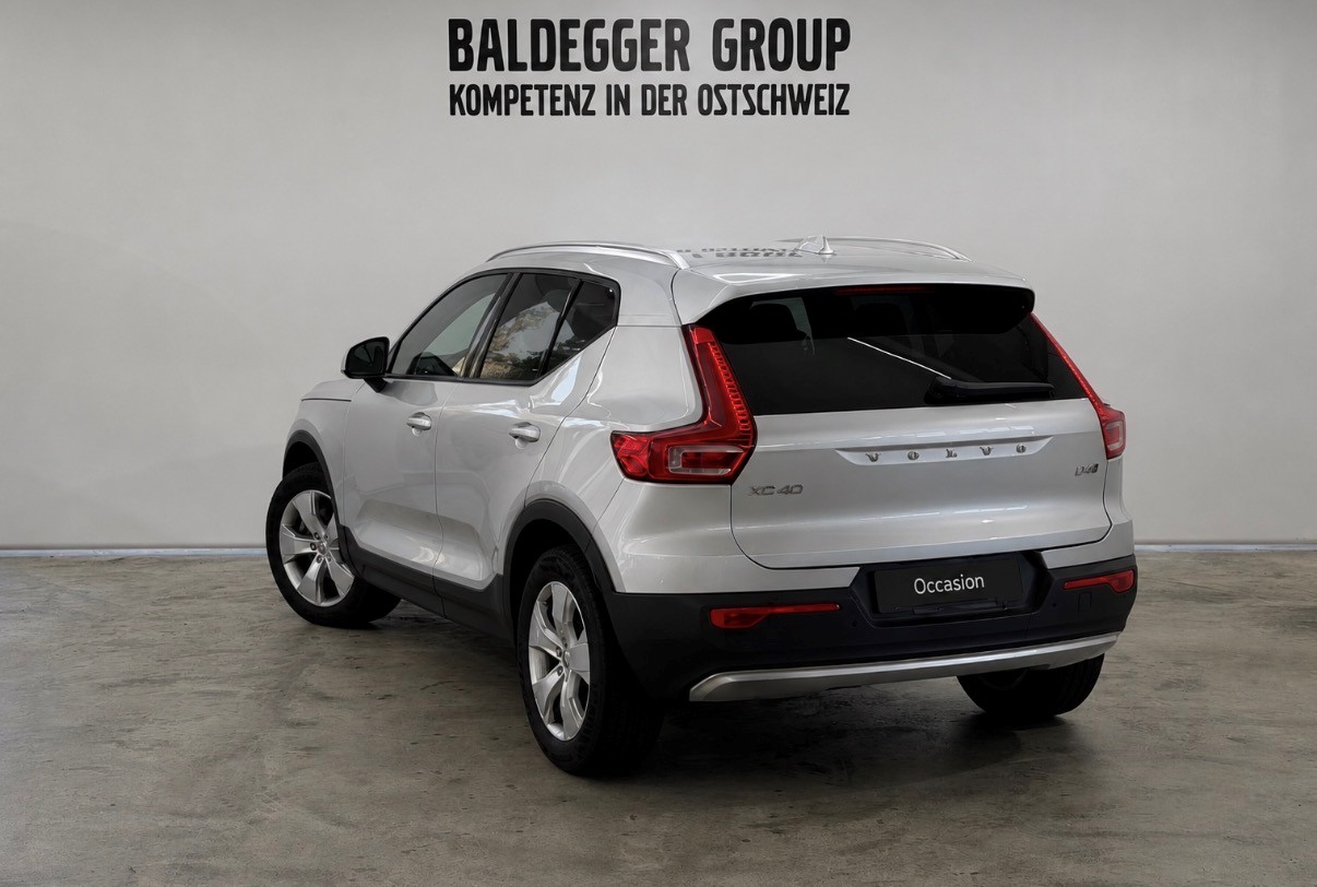 VOLVO XC40 2.0 D4 Momentum AWD-image-1