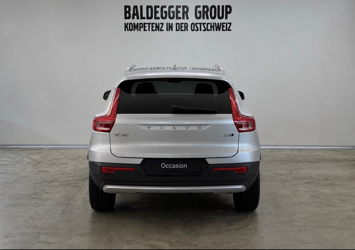 VOLVO XC40 2.0 D4 Momentum AWD-image-6