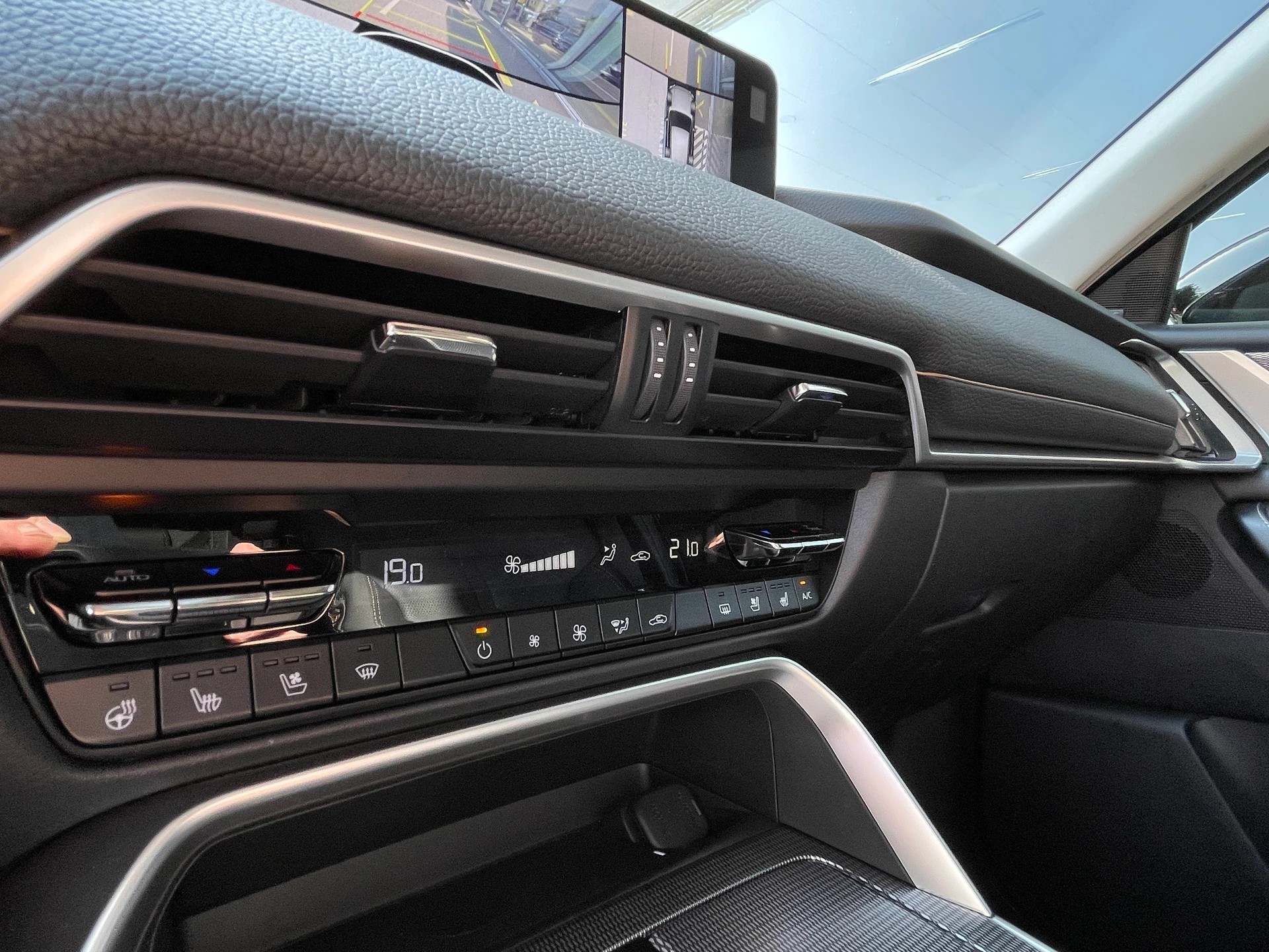 MAZDA CX-60 e-Sky. 327 Hom. AWD-image-8
